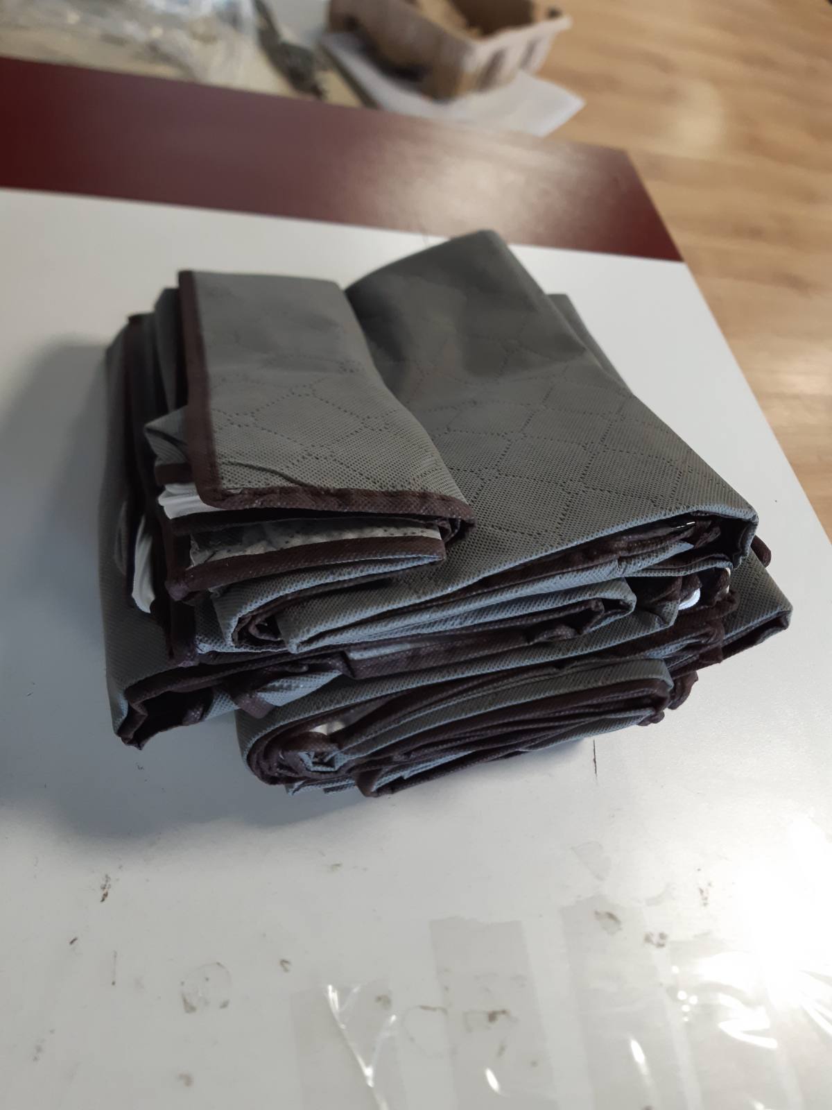 183905 - AIOR Kuti Ruajtjeje Nën Shtrat me 6 Pjesë, Vëllim 60L, me Dritare Shikimi, Material i Palosshëm, Përdorim si Ruajtje Rrobash, Organizues Batanijesh ose Enë Ruajtjeje, Madhësia 80x50x15cm