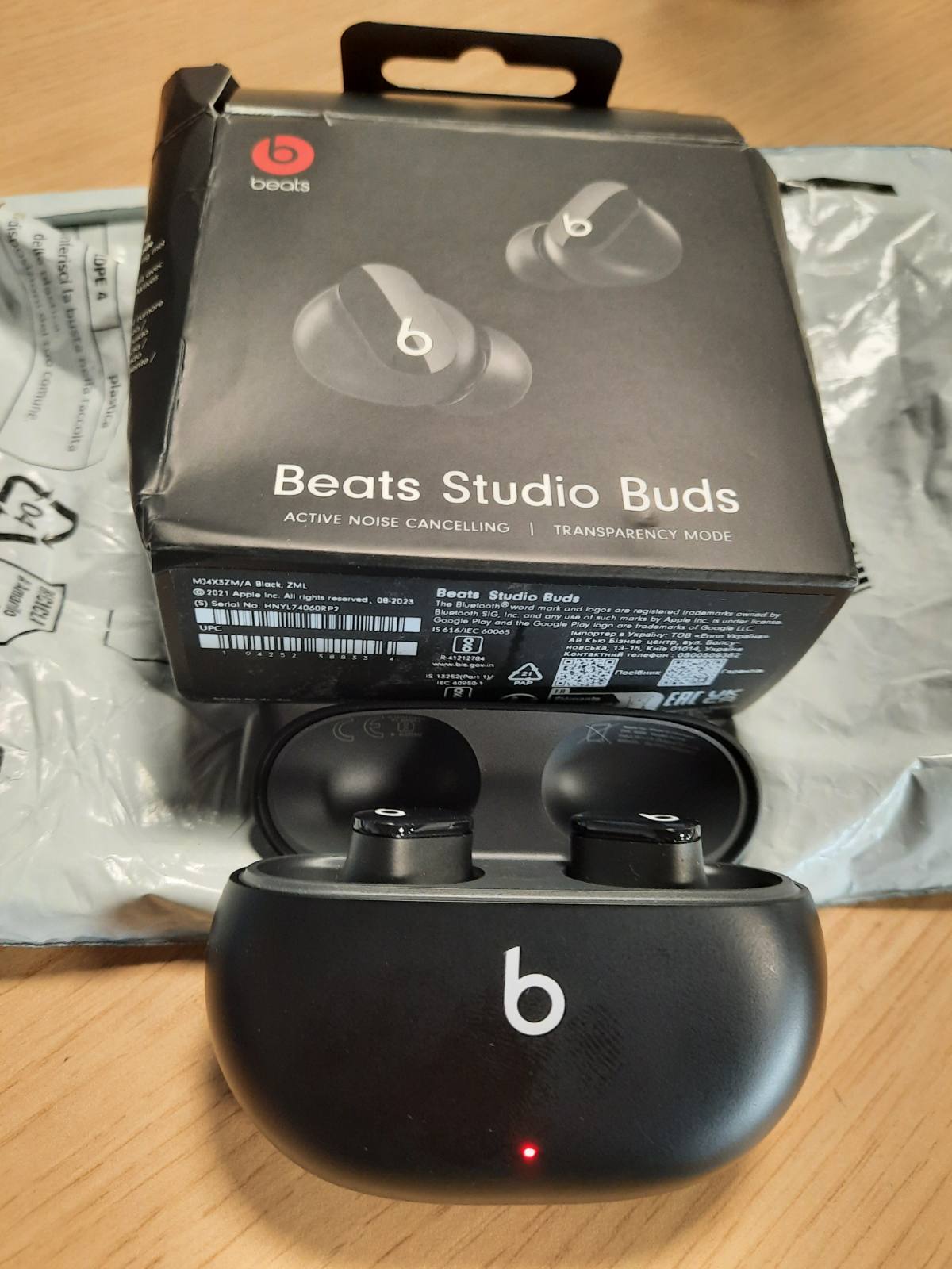 308549 - BEATS Kufje Studio Buds – Bluetooth pa tel me anulim zhurmash – Rezistente ndaj djersës, mikrofon i integruar – i zi (versioni i mëparshëm)