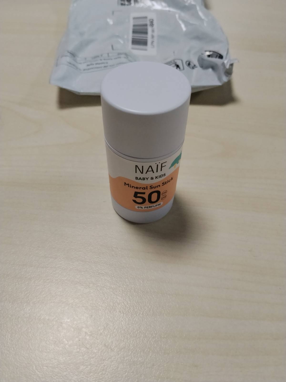 317617 - NAÏF Krem mbrojtës nga dielli mineral në shkop për foshnje dhe fëmijë - SPF 50 - 0% Parfum - Shkop pa mikroplastikë, vajra minerale ose silikone - Mbrojtje nga rrezet UVA dhe UVB - Rezistent ndaj ujit - Testuar dermatologjikisht - 36g