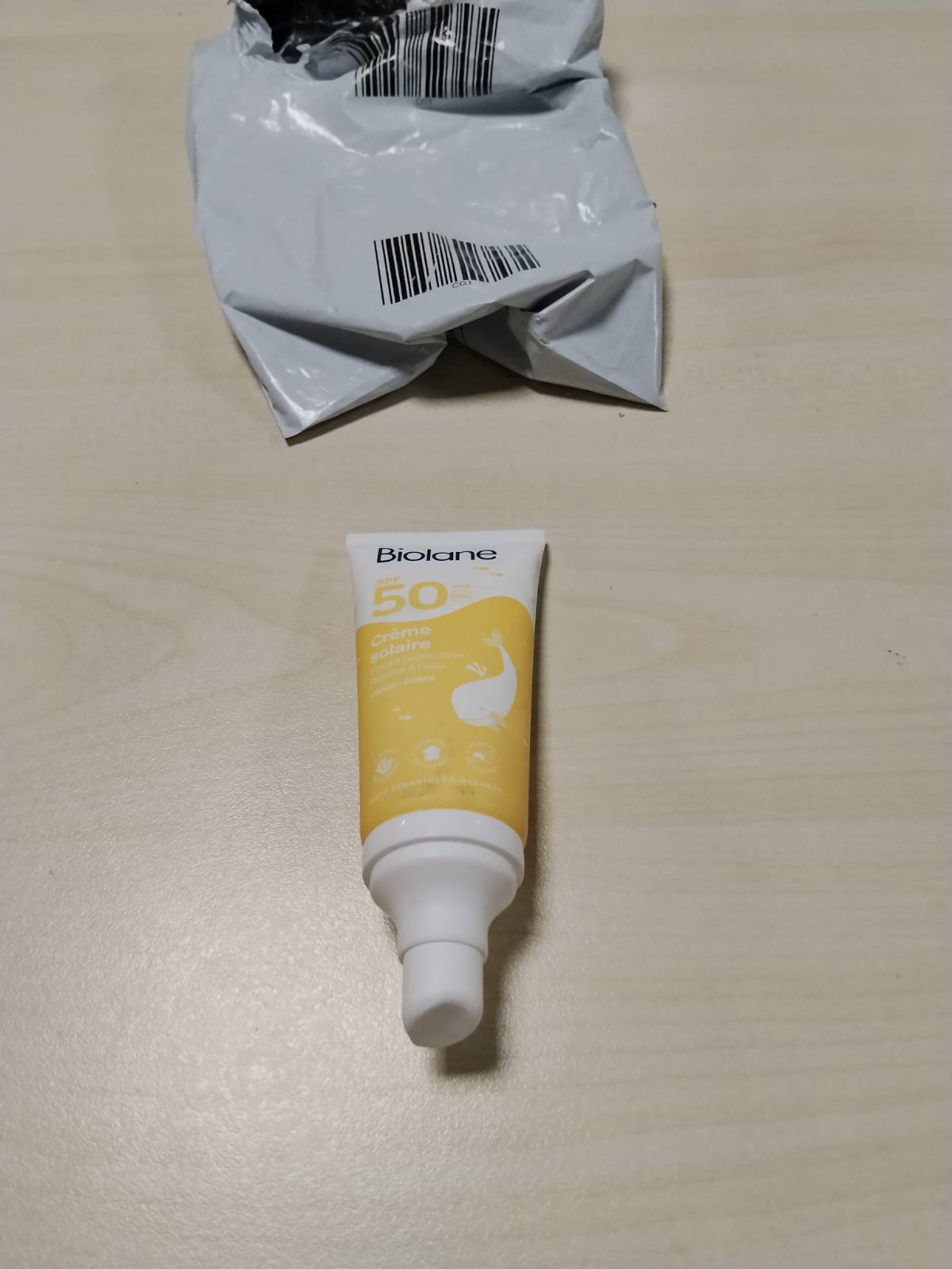 318132 - BIOLANE - Krem kundër diellit për foshnje, 50ml, SPF50, Mbrojtje e lartë kundër rrezeve UVA dhe UVB, Lëkurë e ndjeshme, Rezistent ndaj ujit, Fytyrë dhe trup, Prodhuar në Francë