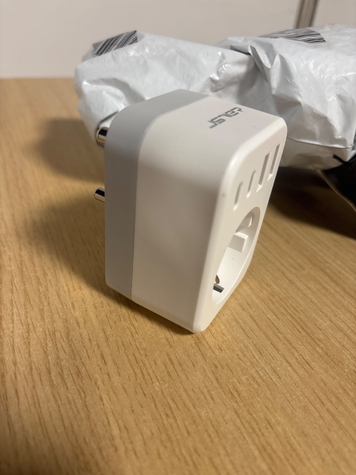 310555 - PËRSHTATËS CLOMNPE 5-NË-1 PËR SPINËN SHBA ME 2 PORTA USB-A DHE 2 PORTA TYPE-C DHE 1 PËR BE, PËRSHTATËS FRANCE-SHBA, PËRSHTATËS SPINË AMERIKANE, KANADA MEKSIKË TAJLANDË, TIPI B