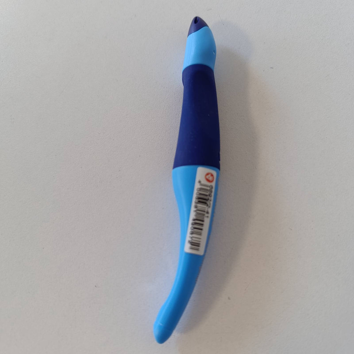 320546 - STABILO Stilolaps ergonomik EASYoriginal për përdoruesit me dorën e djathtë, blu të errët/të çelët, përfshirë fishek