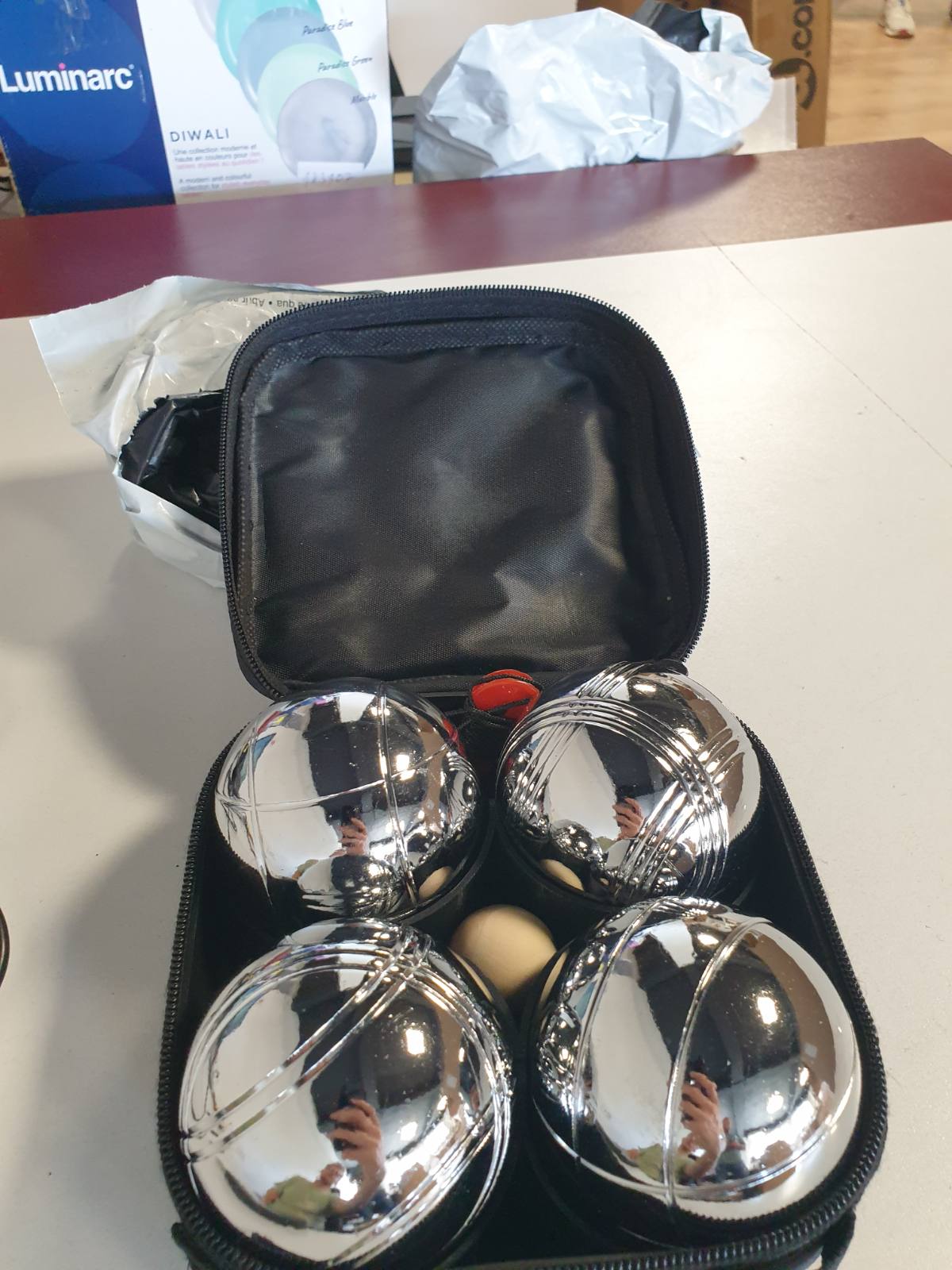 223459 - Relaxdays Set me 4 topa metalikë petanque, me jakë dhe shirit matës, çantë mbajtëse, lojëra për në natyrë, argjend dhe i zi