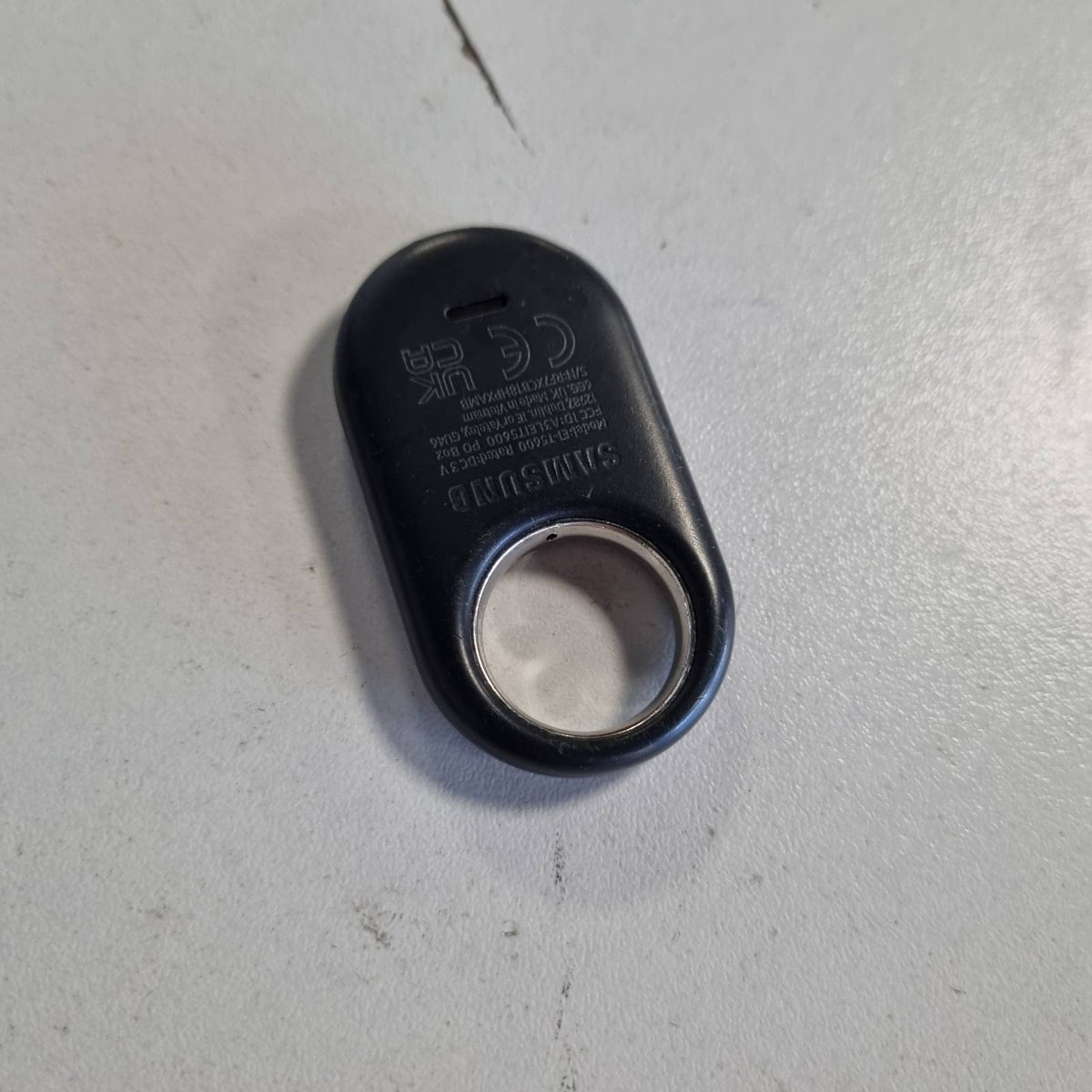 296014 - SAMSUNG Gjurmues Bluetooth Galaxy SmartTag2, Pamje e Busullit, Jetëgjatësi Baterie deri në 500 Ditë, Rezistent ndaj Ujit, E Zezë (1 Copë)