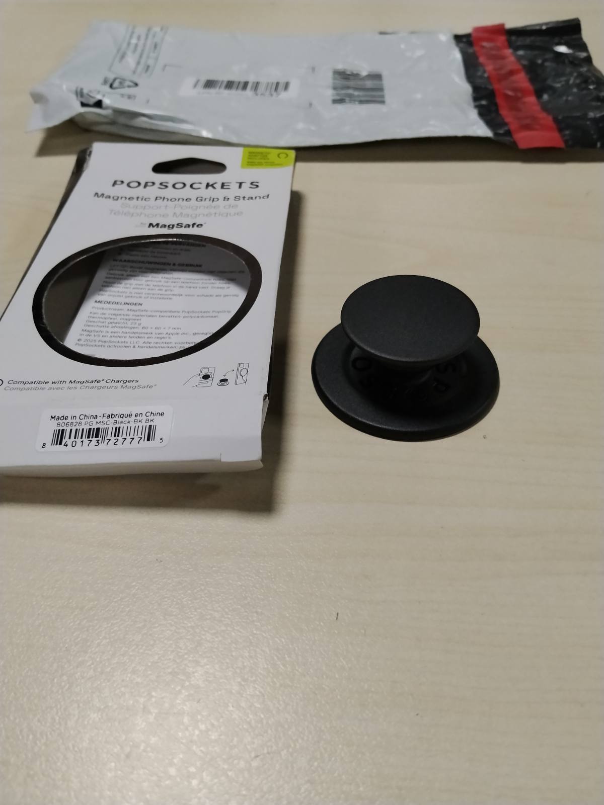 305321 - PopSockets Mbajtëse Telefoni për MagSafe, Mbajtëse Magnetike, Mbështetëse Telefoni, E Zezë - E Zezë