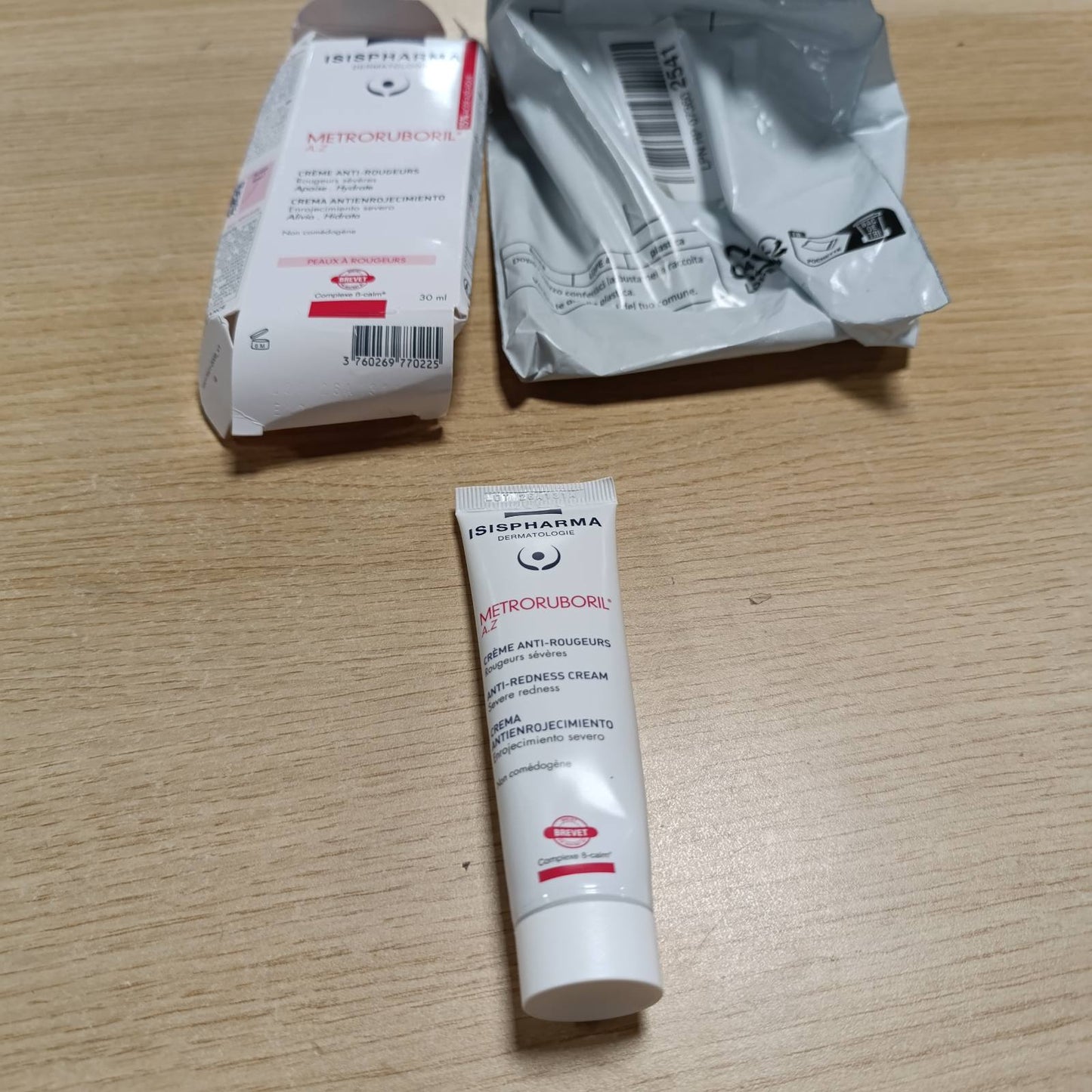 290433 - ISISPHARMA METRORUBORIL AZ Krem kundër skuqjes 30 ml - 15% acid azelaik