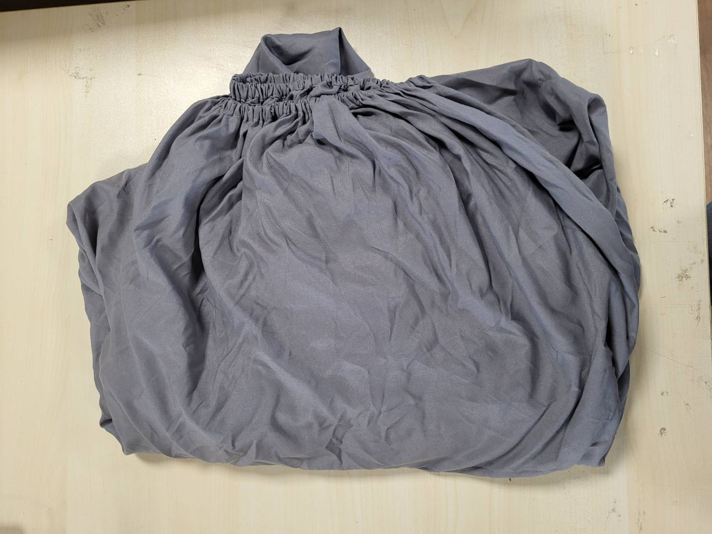 293908 - Çarçaf i montuar 200x200cm Gri e Errët - Çarçaf i montuar shumë i thellë për dyshekë dhe krevate me sustë deri në 40cm (16") të lartë - Mikrofibër - I butë me furçë - Pa rrudha, tkurrje dhe rezistent ndaj ngjyrave - Oeko-TEX