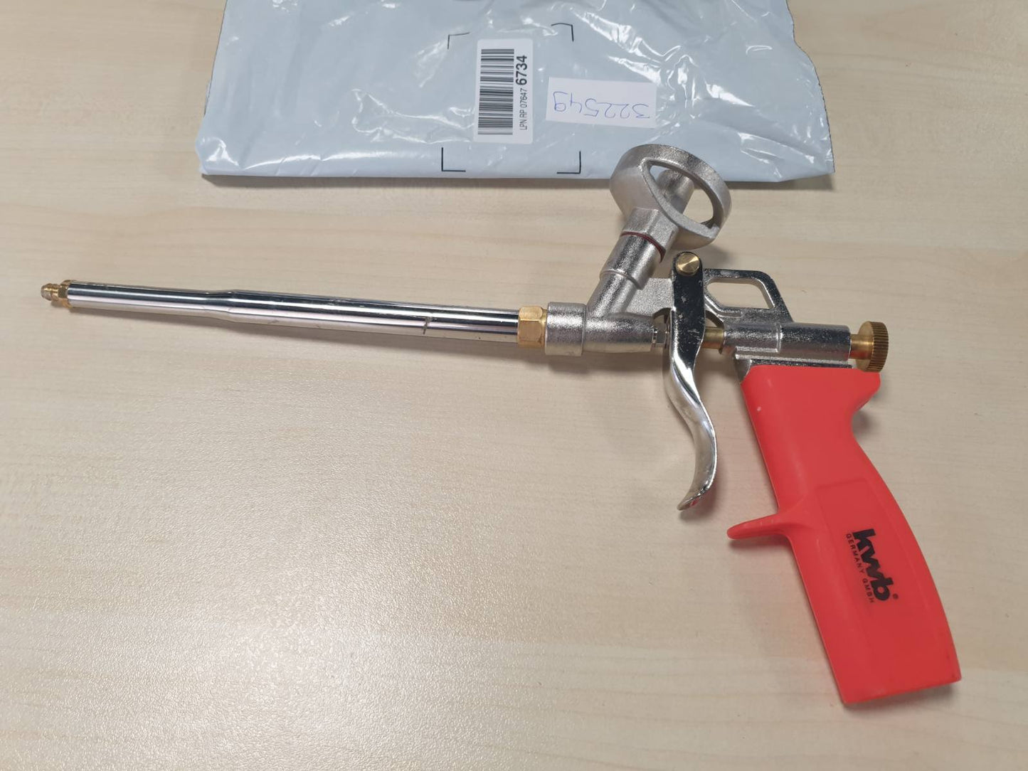 322547 - KWB Pistoletë shkume ndërtimi PU prej metali, pistoletë profesionale shpërndarjeje për kanaçe shkume ndërtimi, dorezë plastike ergonomike