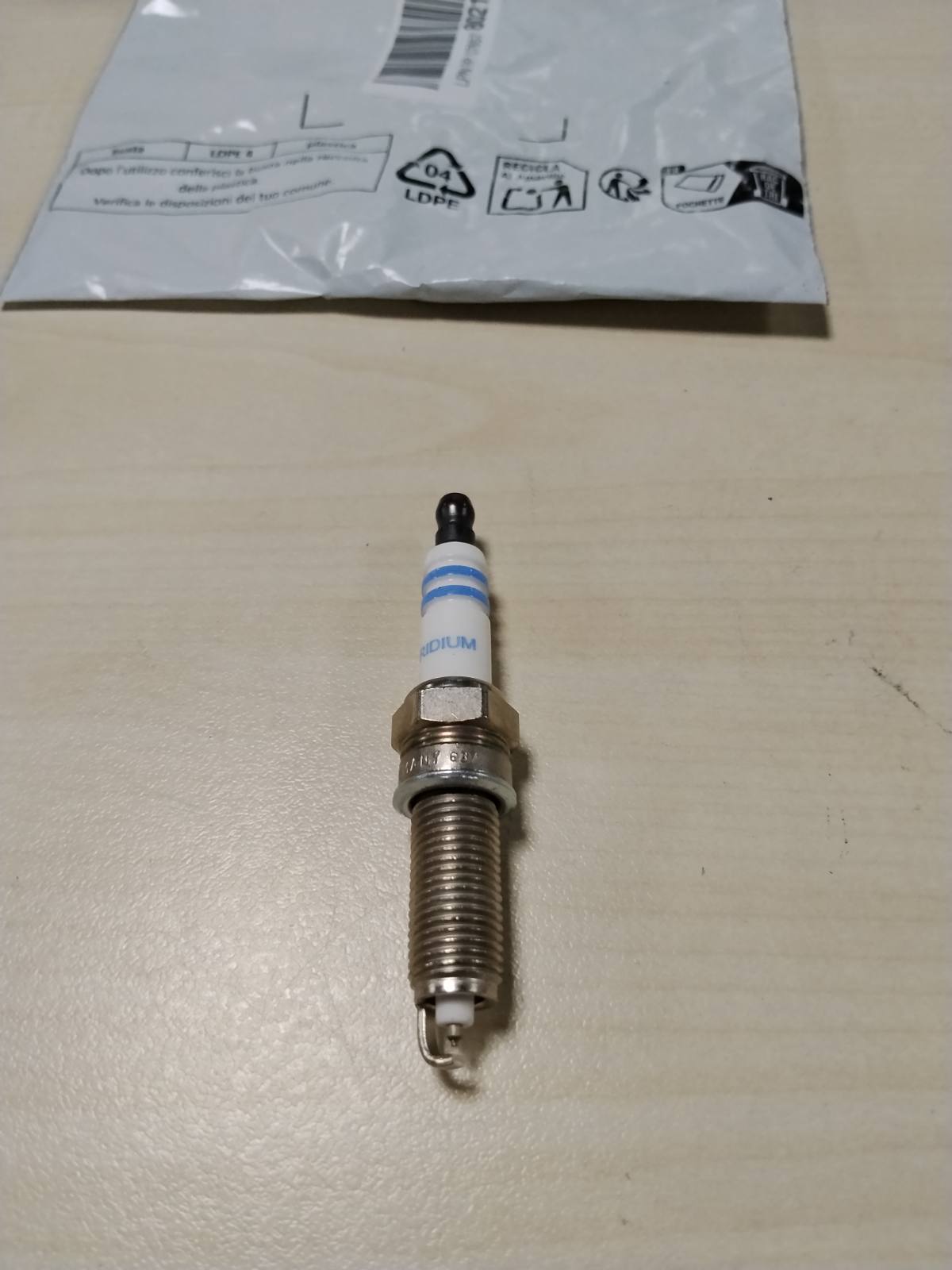 335023 - BOSCH Kandela Iridiumi YR8SII30W - 1 Kandela