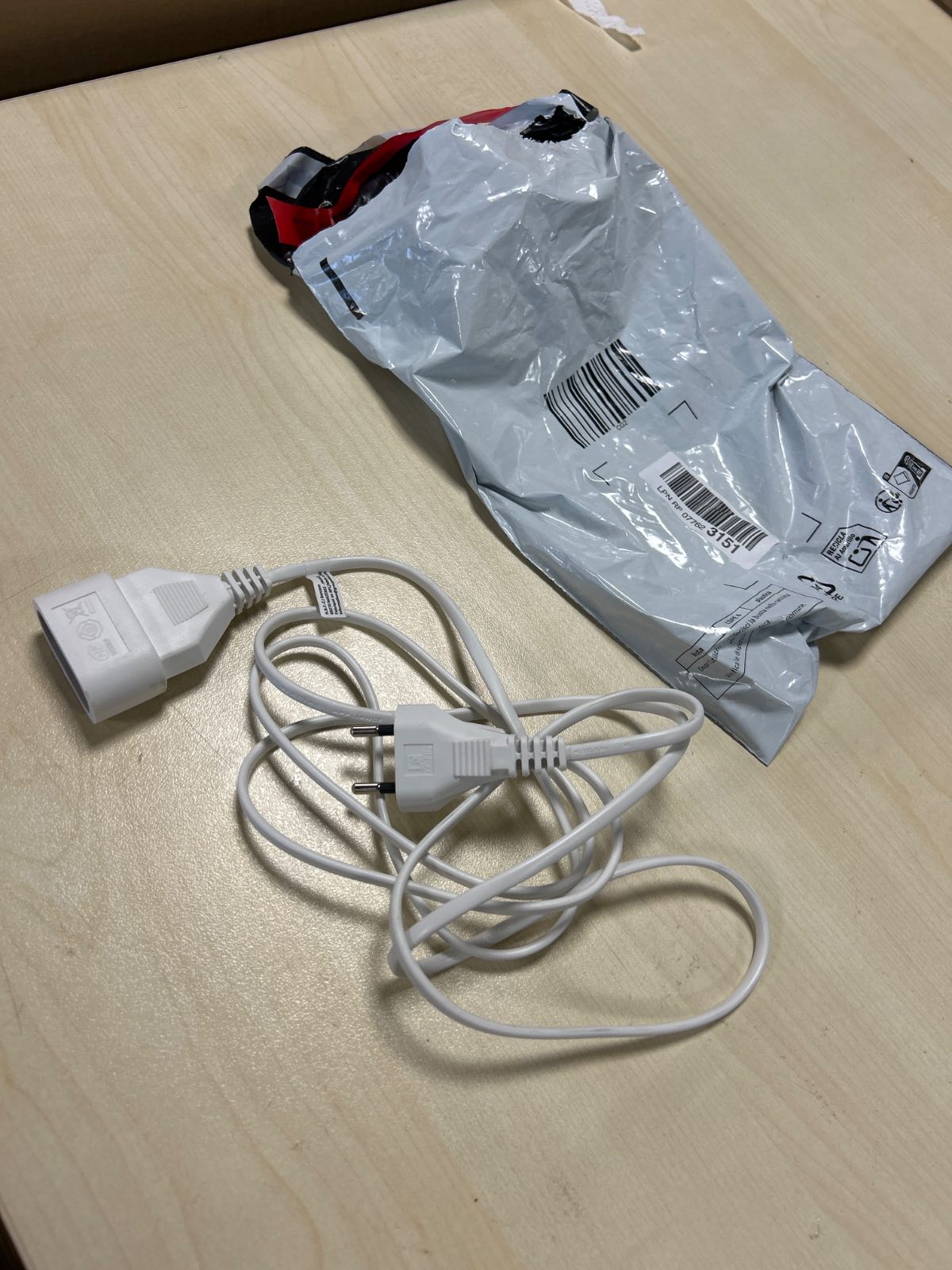 274791 - Kabllo zgjatues shtëpiak 6A HO3VVH2F 2 x 0.75 i bardhë 2m