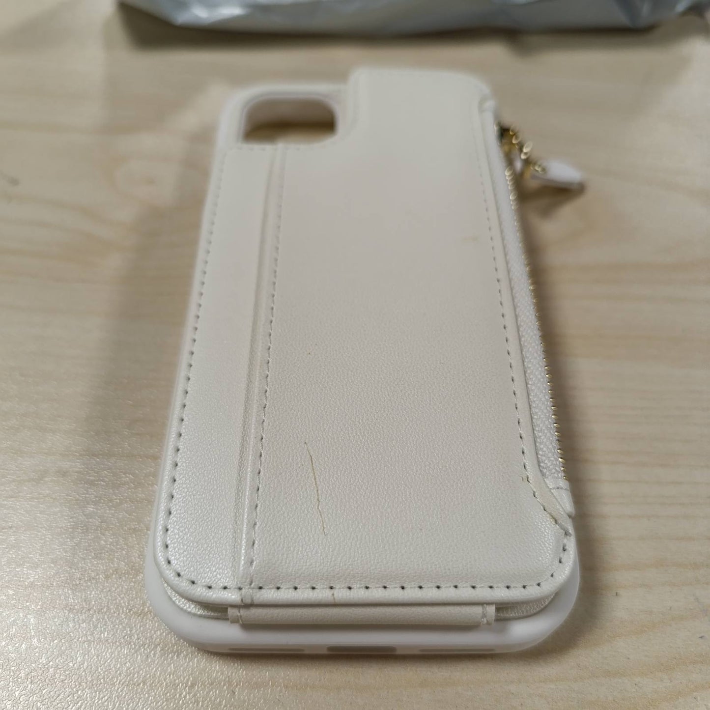 294589 - SailorTech Mbrojtëse për iPhone 11 me Mbajtëse Kartash, Mbulesë me Zinxhir, Bezhë