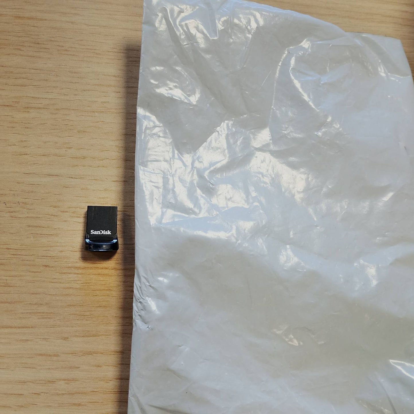 273070 - SANDISK Njësia flash USB 3.2 Ultra Fit 256 GB, për laptopë dhe konsola lojërash, Lexim 400 MB/s, Softuer RescuePRO Deluxe