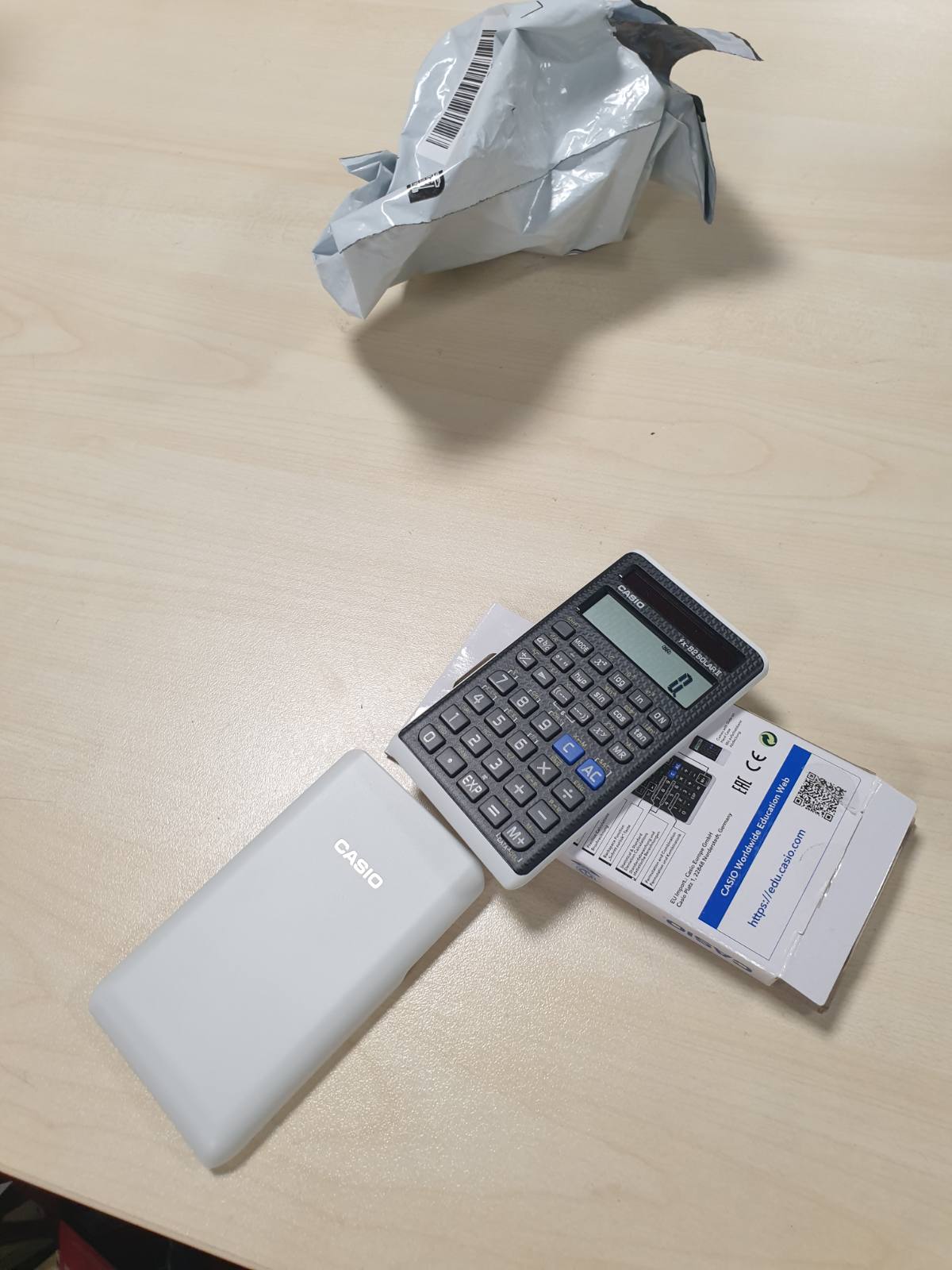 273894 - CASIO Kalkulator Shkolle FX-82SOLARII Ekran i Zi (Shifra): 12 Me Energji Diellore (Gj x L x Th) 71 x 10 x 134 mm