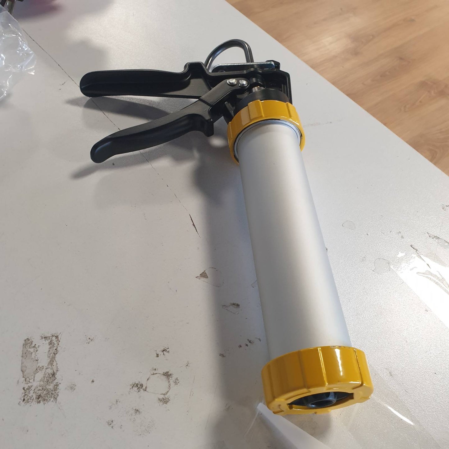 288515 - SIKA Pistoletë manuale për ngjitës dhe izolues, fishekë 300cc dhe Unipac 400cc ose 600cc