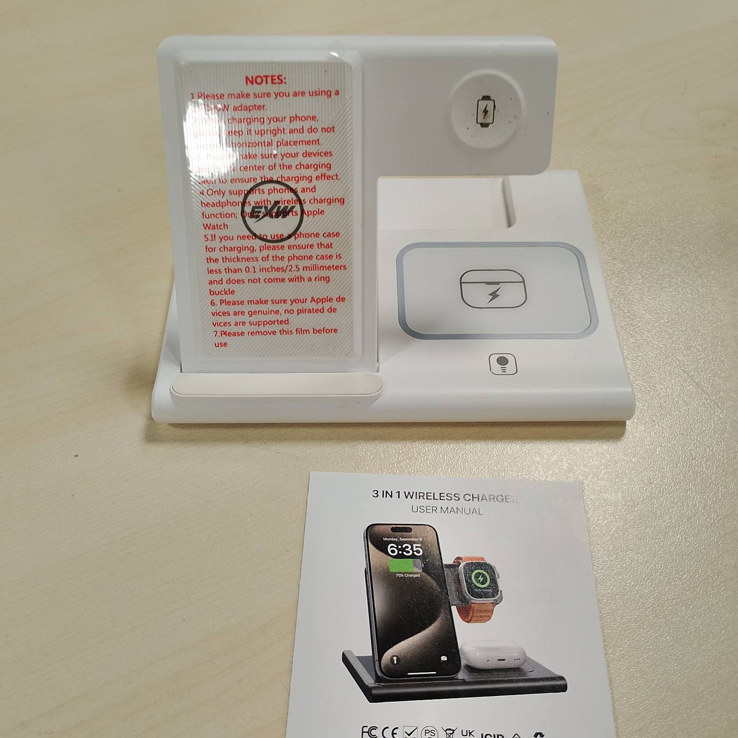 273714 - STACION KARIKIMI EXW, JASTËK KARIKIMI PA TEL 3-NË-1 I PAJTUESHËM ME SERINË IPHONE 17/16/15/14/13/12, APPLE WATCH 10/9/8/7/6/SE/5/4/3, AIRPODS 2/3/4/PRO - I BARDHË