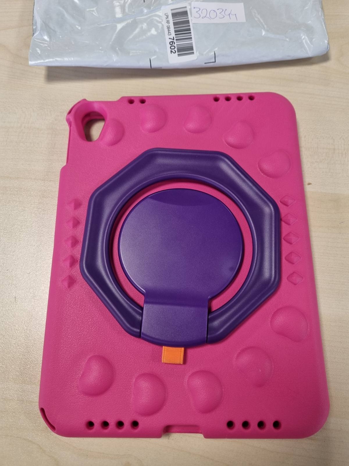 320344 - JETech Mbështjellëse për fëmijë për iPad (A16) Gjenerata e 11-të/10-të (2025/2022) me rrotullim 360 gradë, mbështetëse dhe dorezë, ngjyrë kumbulle
