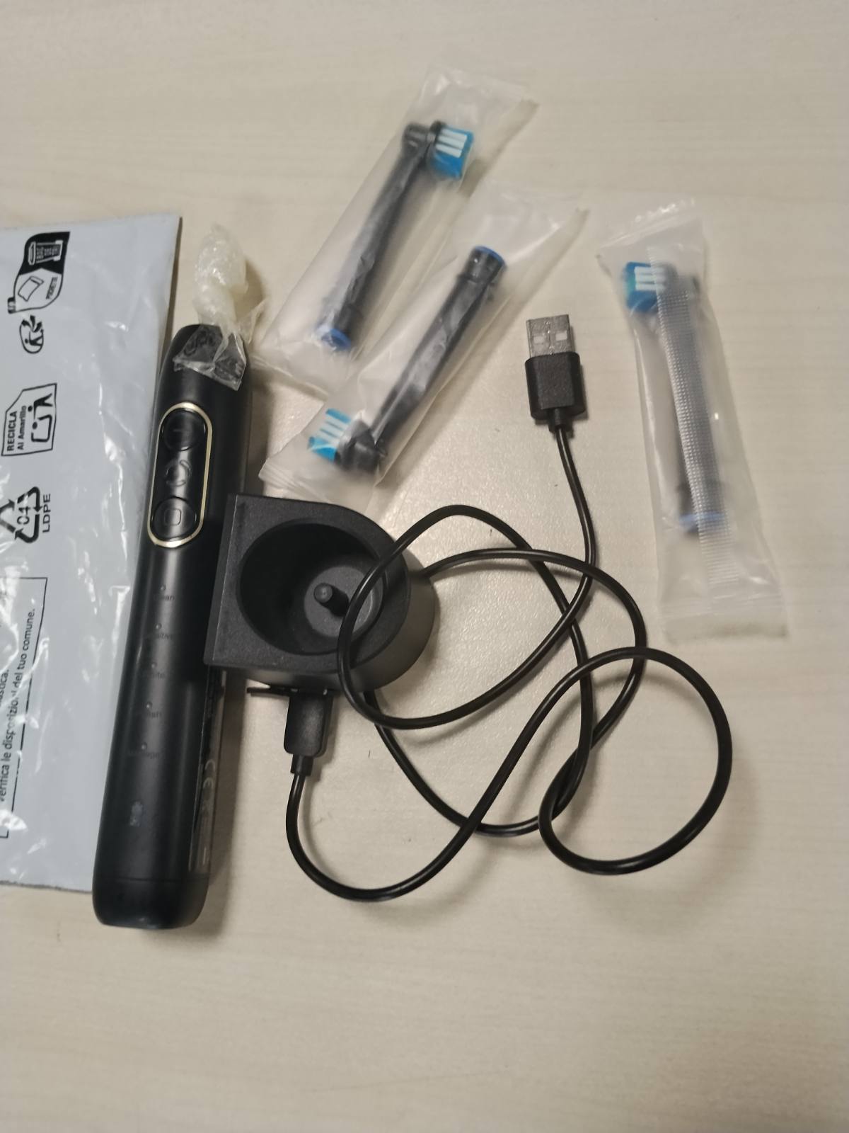 289752 - Furçë dhëmbësh elektrike rrotulluese për të rritur - 3 nivele intensiteti, 5 mënyra, 8 koka furçe, IPX7 rezistente ndaj ujit, e zezë