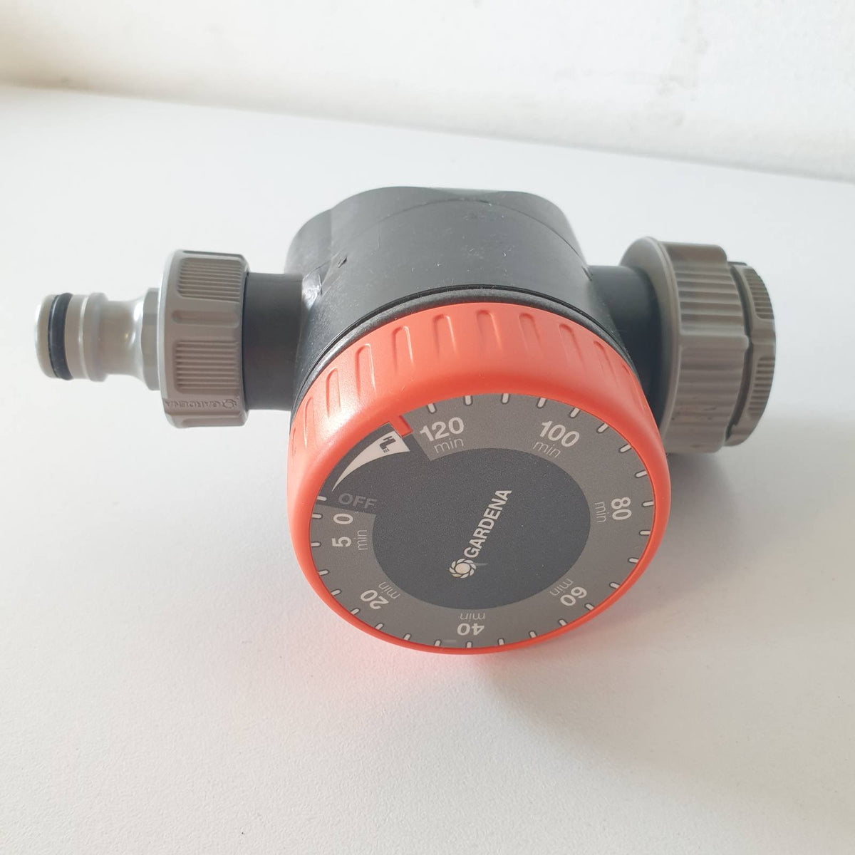 313713 - GARDENA Kohëmatës Ujitjeje Automatik për Rubinetat e Ujit 26.5 mm (G 3/4) ose 33.3 mm (G1), Kohëzgjatje Fleksibile Ujitjeje (5-120 Min.), Lidhje e Lehtë me Sistemin Quick-Plug (1169-20)