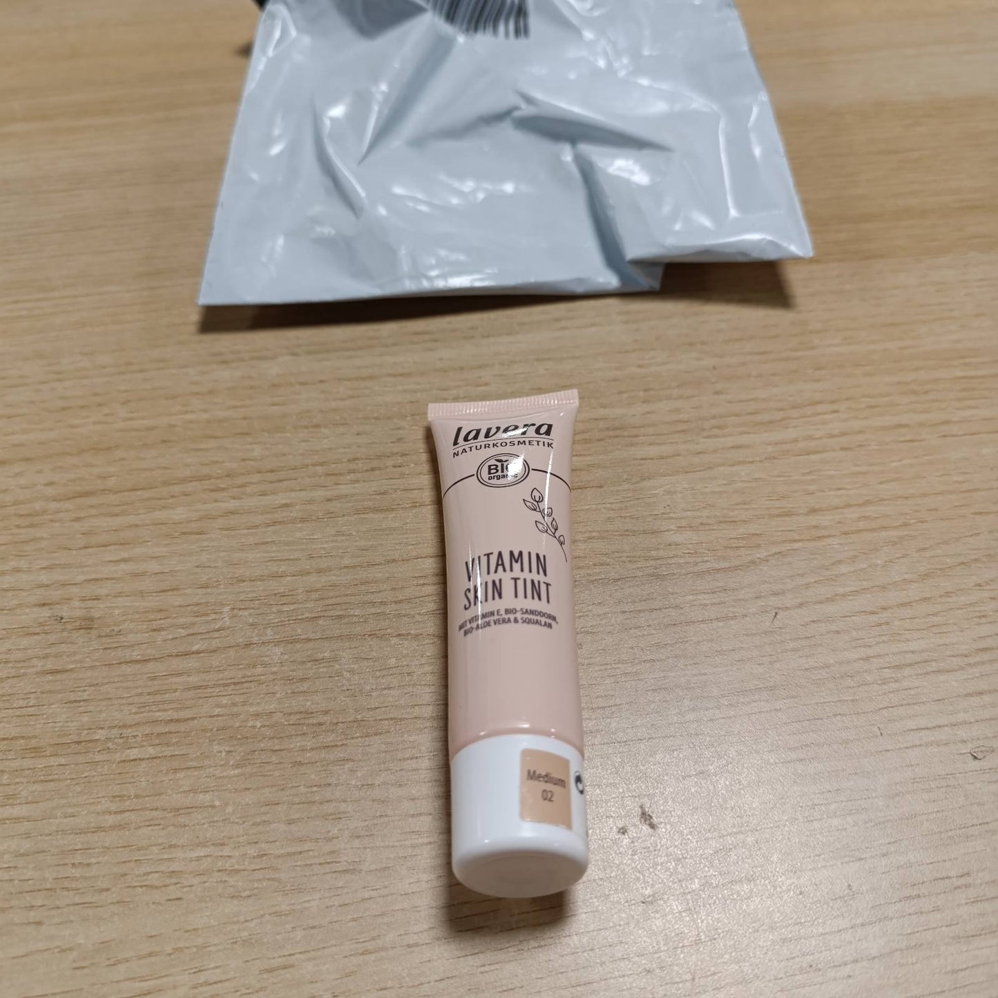 321538 - LAVERA Vitamin Skin Tint Medium 02, 30 ml, fondatinë natyrale, vegan, përfundim natyral