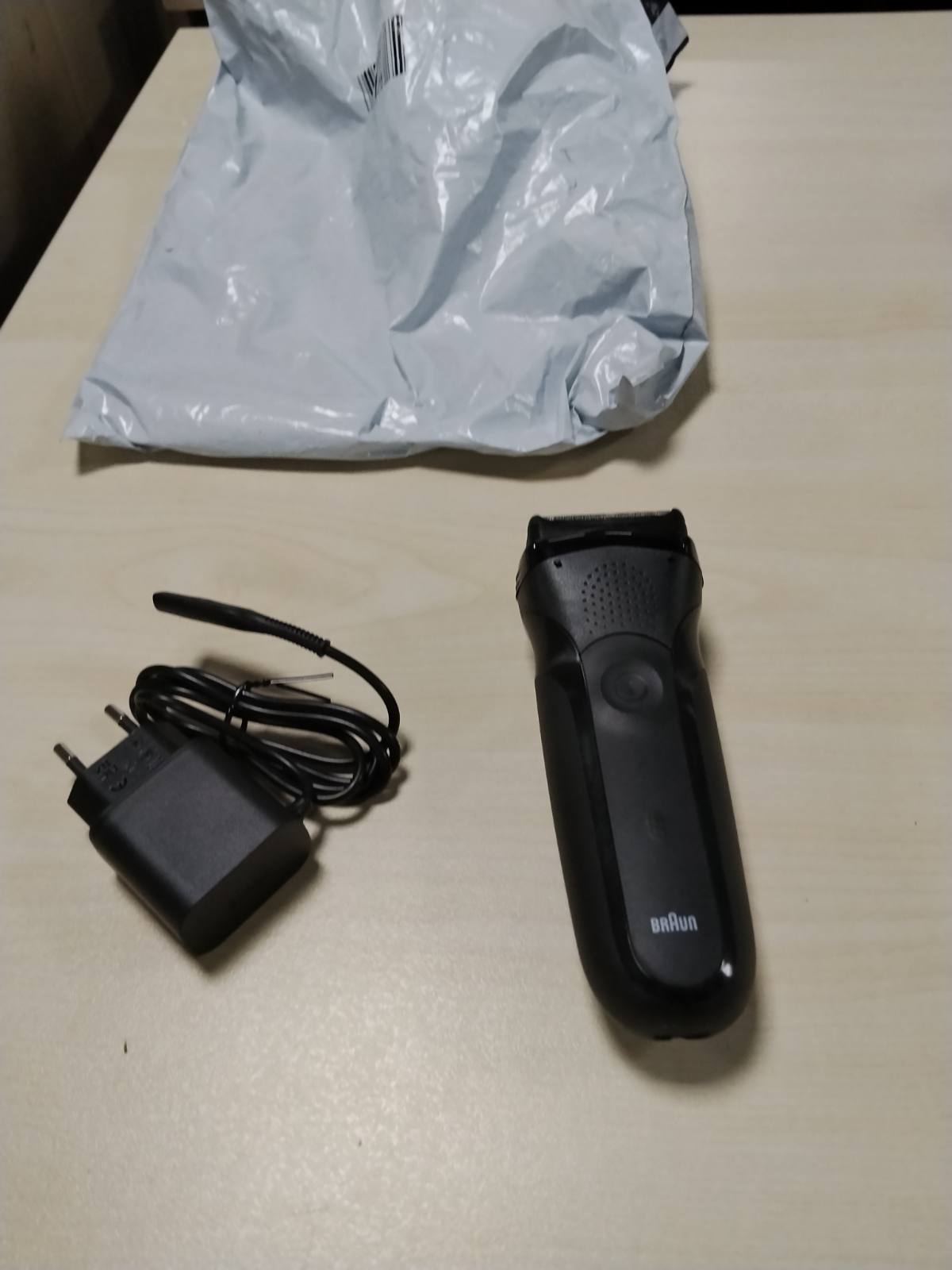 307290 - BRAUN Makinë rroje elektrike për meshkuj Series 3 300S, gri
