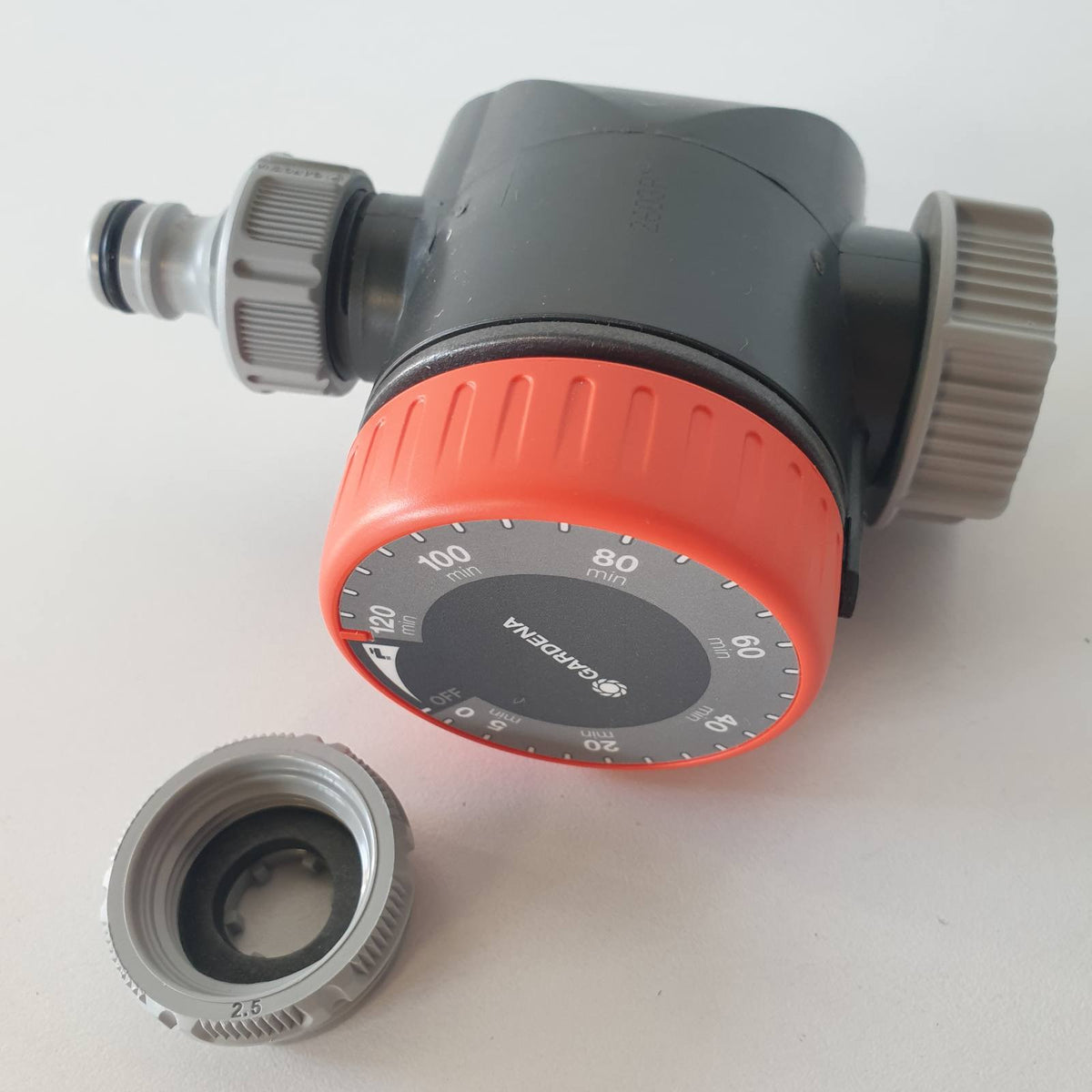 313708 - GARDENA Kohëmatës Ujitjeje Automatik për Rubinetat e Ujit 26.5 mm (G 3/4) ose 33.3 mm (G1), Kohëzgjatje Fleksibile Ujitjeje (5-120 Min.), Lidhje e Lehtë me Sistemin Quick-Plug (1169-20)