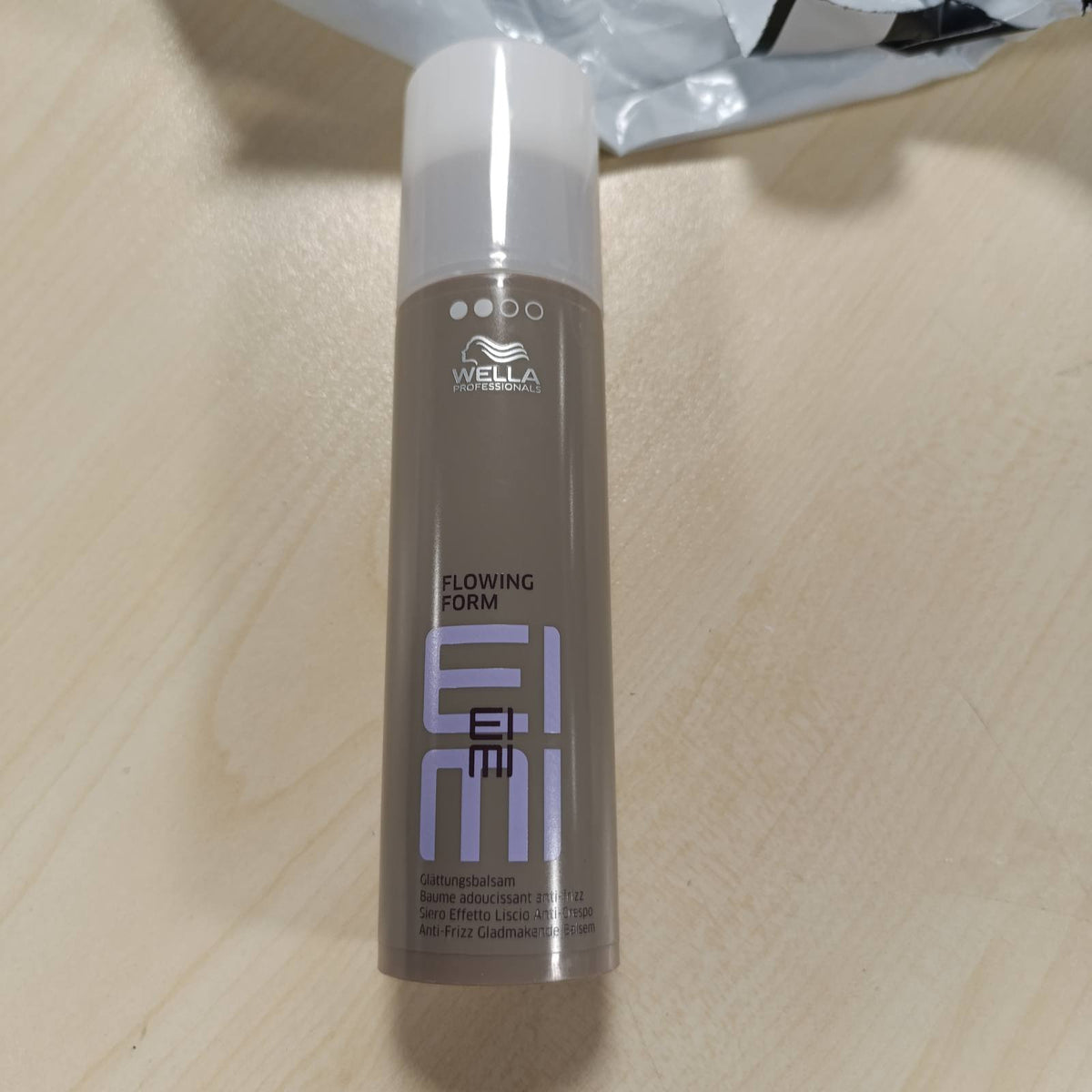 303765 - WELLA EIMI Flowing Form, Balsam zbutës kundër kaçurrelave, 1 x 100ml