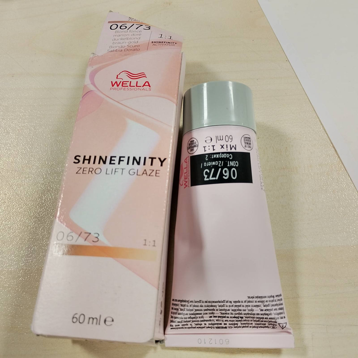 306783 - WELLA PROFESSIONALS Shinefinity Glaze, Ngjyrë e butë për flokë, 60 ml