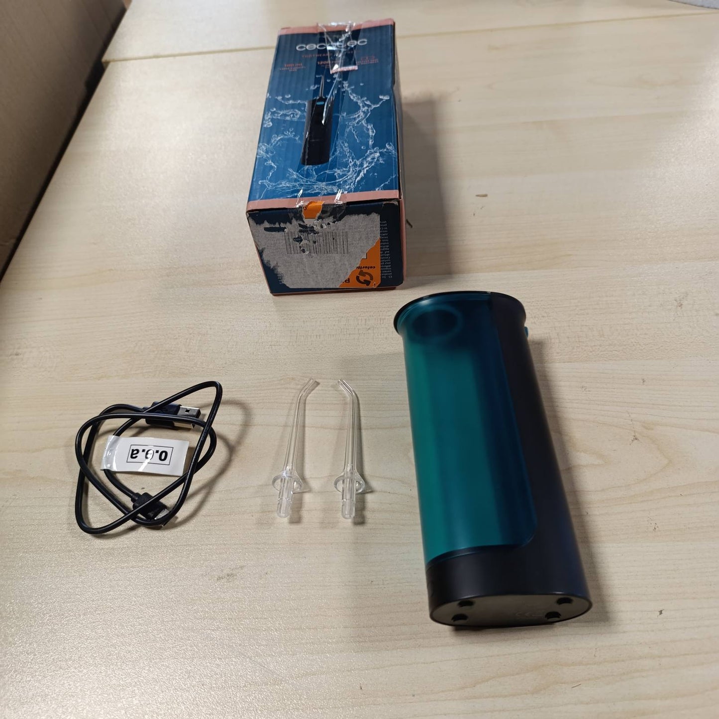 275364 - CECOTEC - Ujitës Oral i Lëvizshëm me Bateri Toothcare Jet Fresh - 1200 RPM - Rezervuar 180 ml - Pa Kabllo - I Papërshkueshëm nga Uji (IPX7) - 3 Mënyra - Jetëgjatësi Baterie 20 Ditë