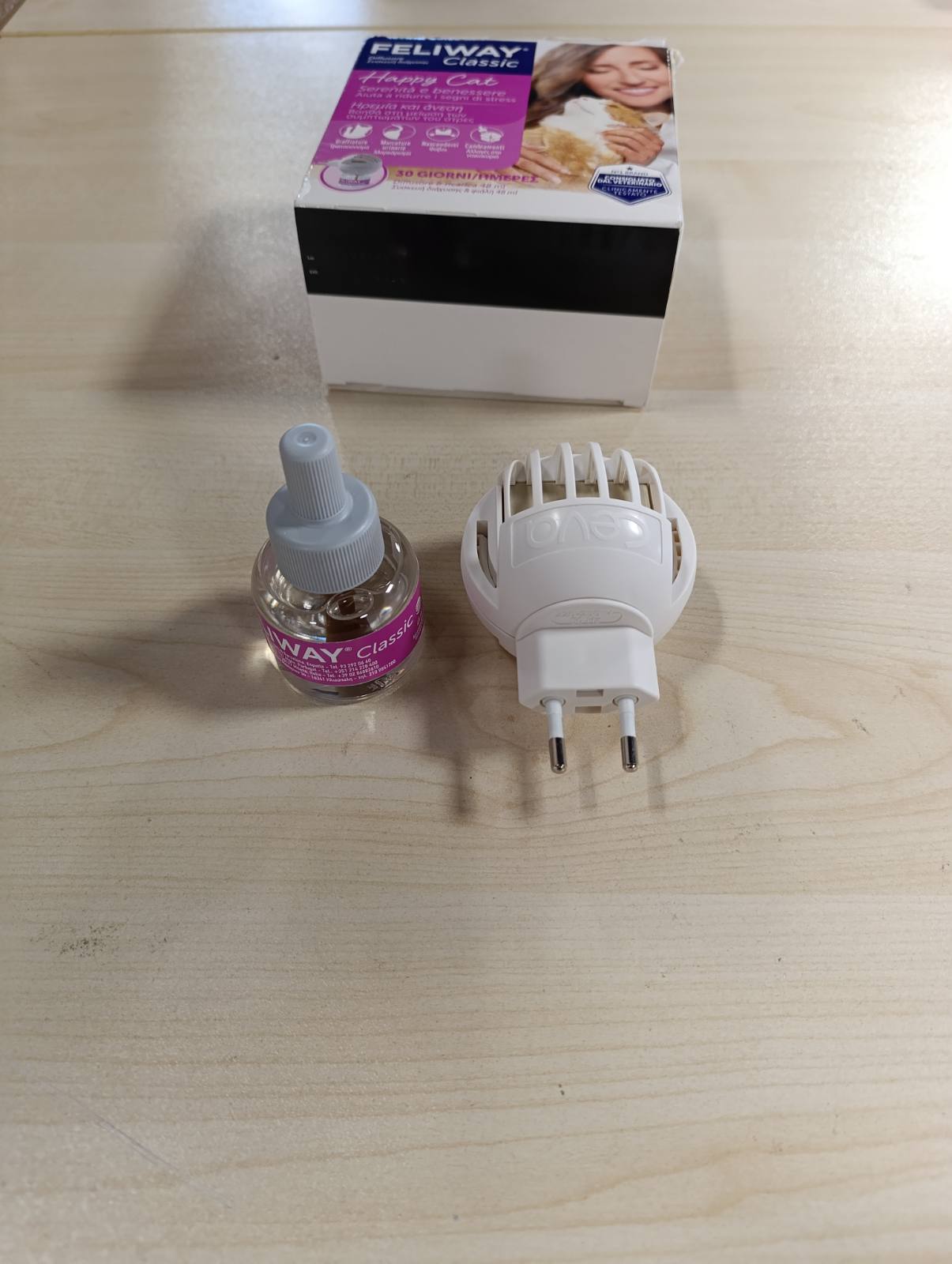 271479 - FELIWAY Classic Starter Kit, Difuzues Qetësues Feromonesh për Macet, 48 ml, Ndihmon në adresimin e shenjave të zakonshme të stresit tek macet dhe kotelet, i rekomanduar nga veterineri, i testuar klinikisht