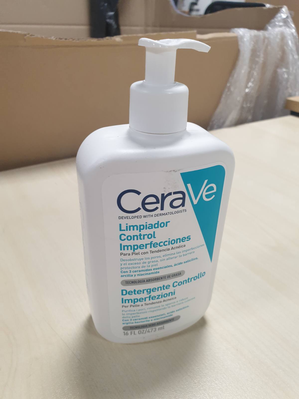 271835 - CERAVE Pastrues për Kontrollin e Njollave, 473 ml, me Acid Salicilik dhe Argjilë Pastruese