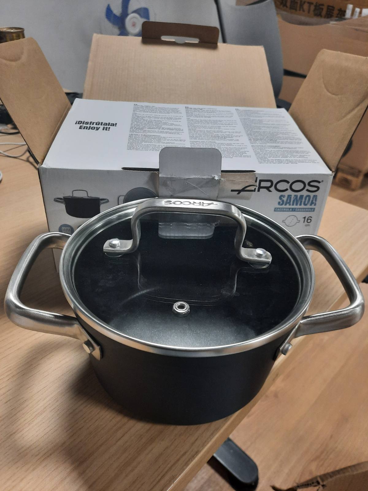 213710 - Seria Arcos Samoa | Ena jo-ngjitëse 16 cm dhe 1.5 L | Alumini i farkëtuar | I përshtatshëm për çdo kuzhinë | Doreza çeliku inox me prekje të ftohtë | Sistem kursimi energjie | E zezë | Induksion i plotë