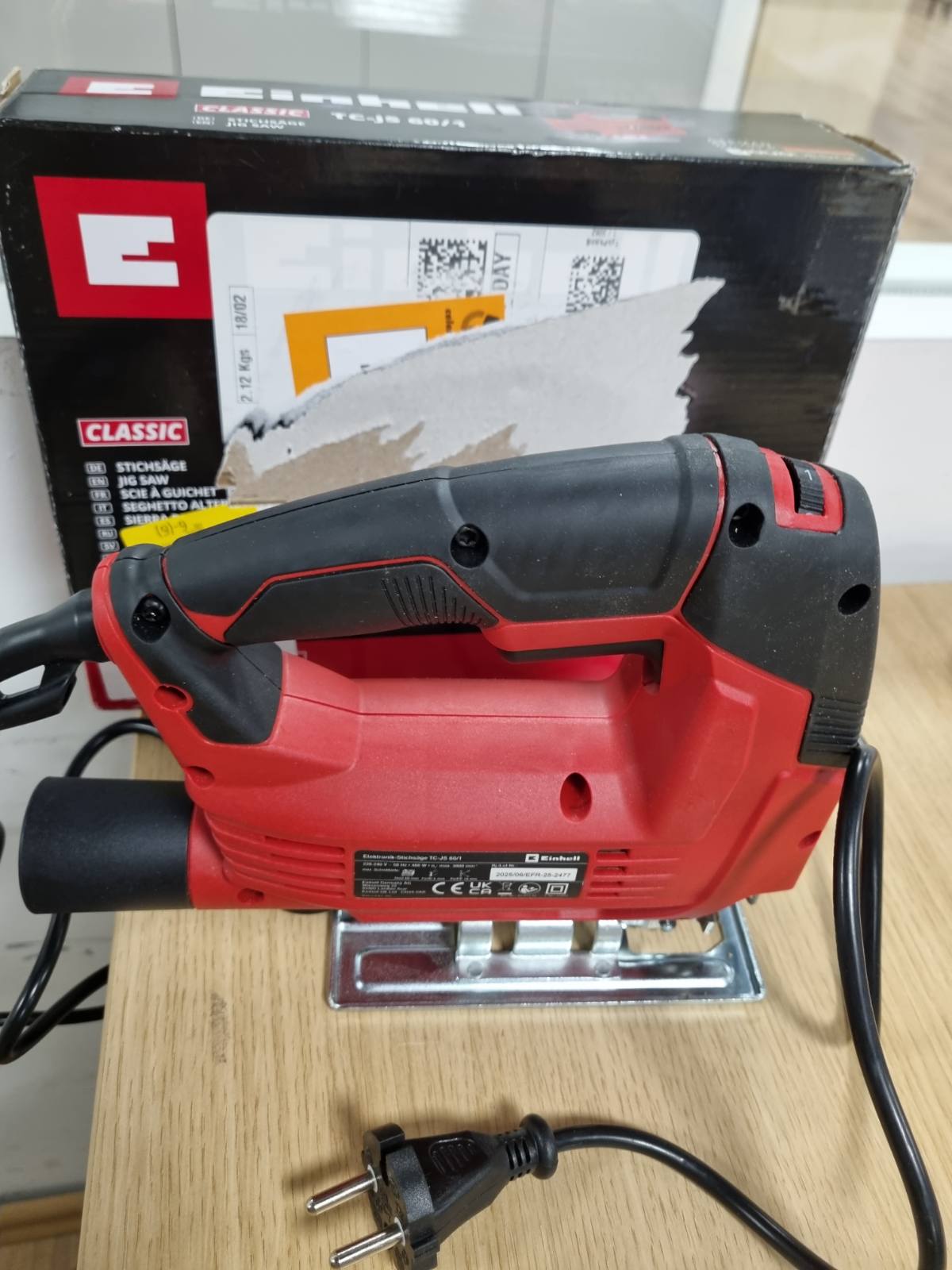 293286 - EINHELL Jigsaw TC-JS 60/1, Dridhje e ulët, Kontroll elektronik i shpejtësisë, Ndërrim tehu pa vegla, Pllakë bazë për prerje këndore deri në 45°