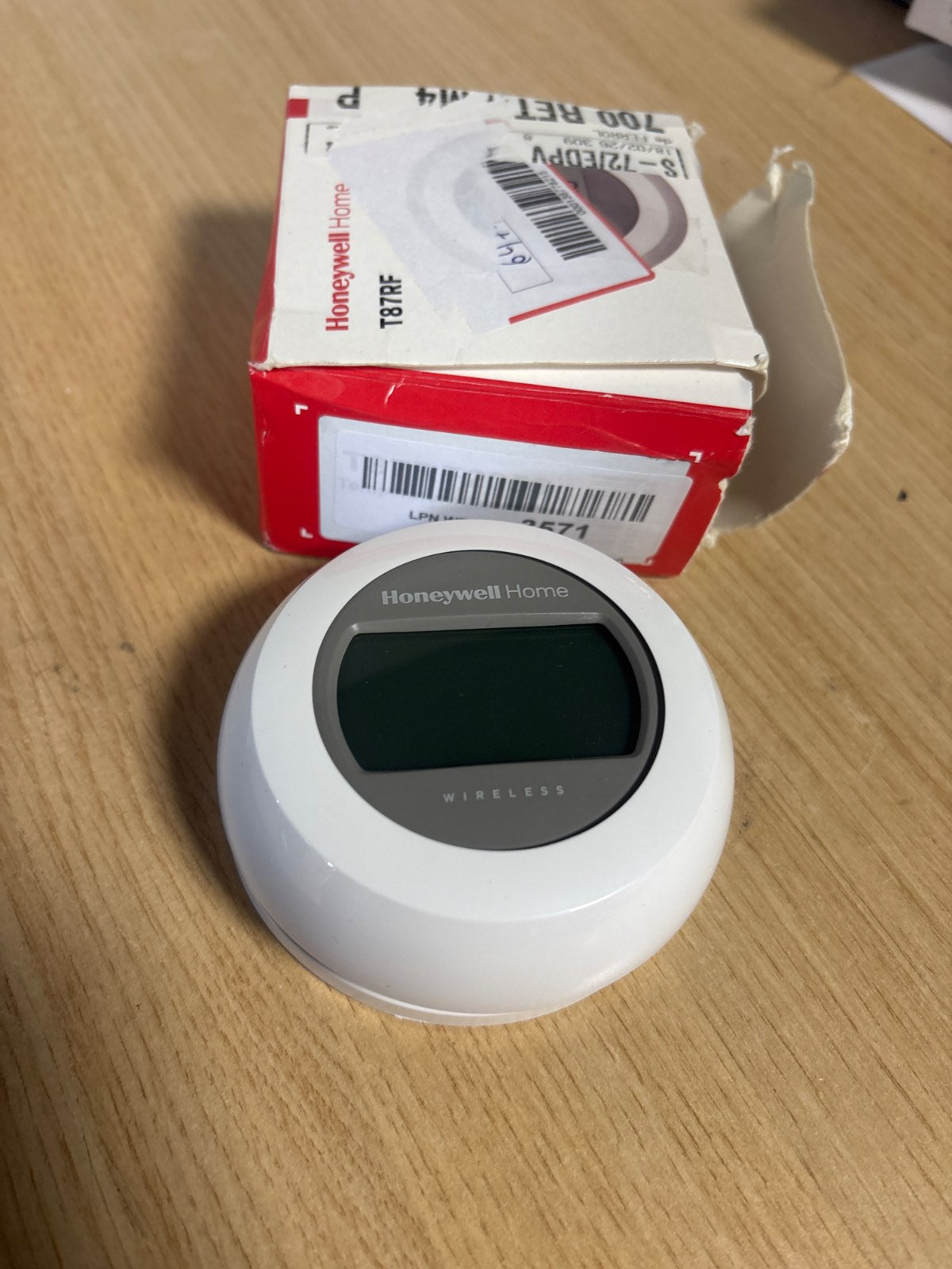 292451 - HONEYWELL Termostat inteligjent T87RF2059 Evohome i pajtueshëm me Alexa