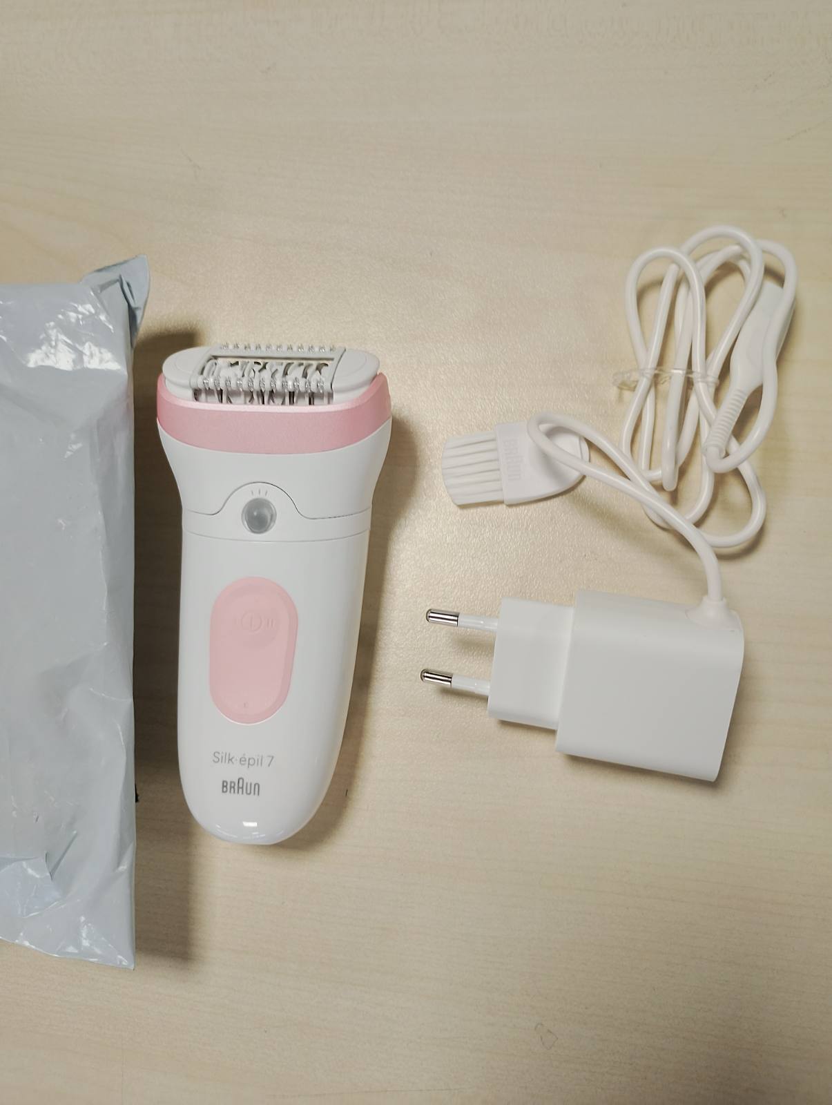 271104 - BRAUN Epilator elektrik Silk-Épil 7 për gra, me kokë të gjerë për depilim të lehtë, e lagur dhe e thatë, 7-000, e bardhë/rozë, e papërshkueshme nga uji