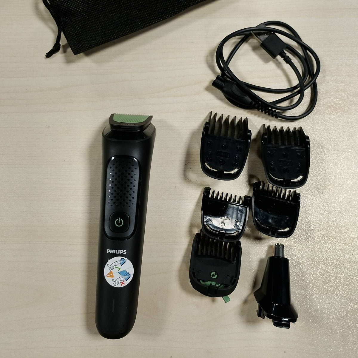 296709 - PHILIPS Makinë prerëse 7-në-1 Multigroom Series 3000, Modeli MG3930/15, 10 cilësime gjatësie, tehe vetë-mprehëse