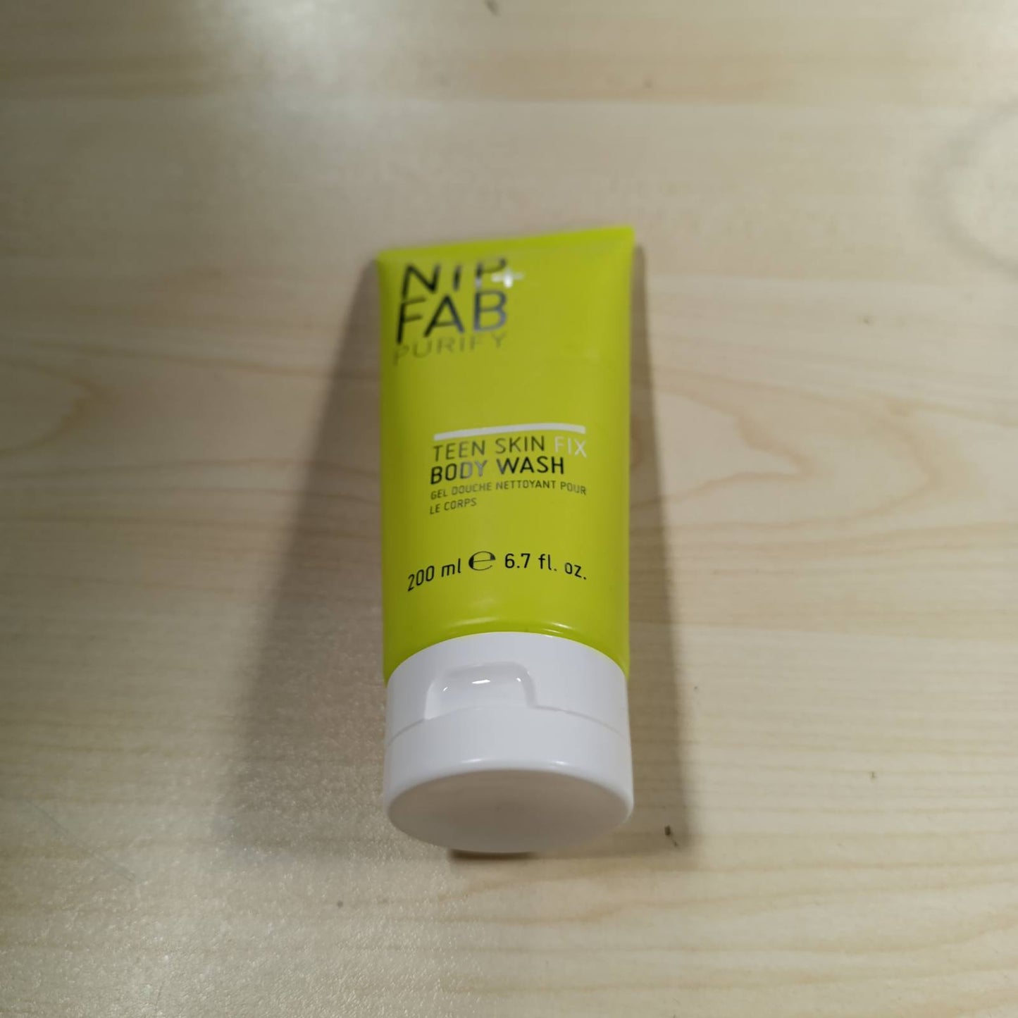 272281 - Nip+Fab Larës trupi Teen Skin Fix Clarifying 200 ml, me acid salicilik dhe ekstrakt wasabi për pastrimin e lëkurës dhe reduktimin e skuqjes