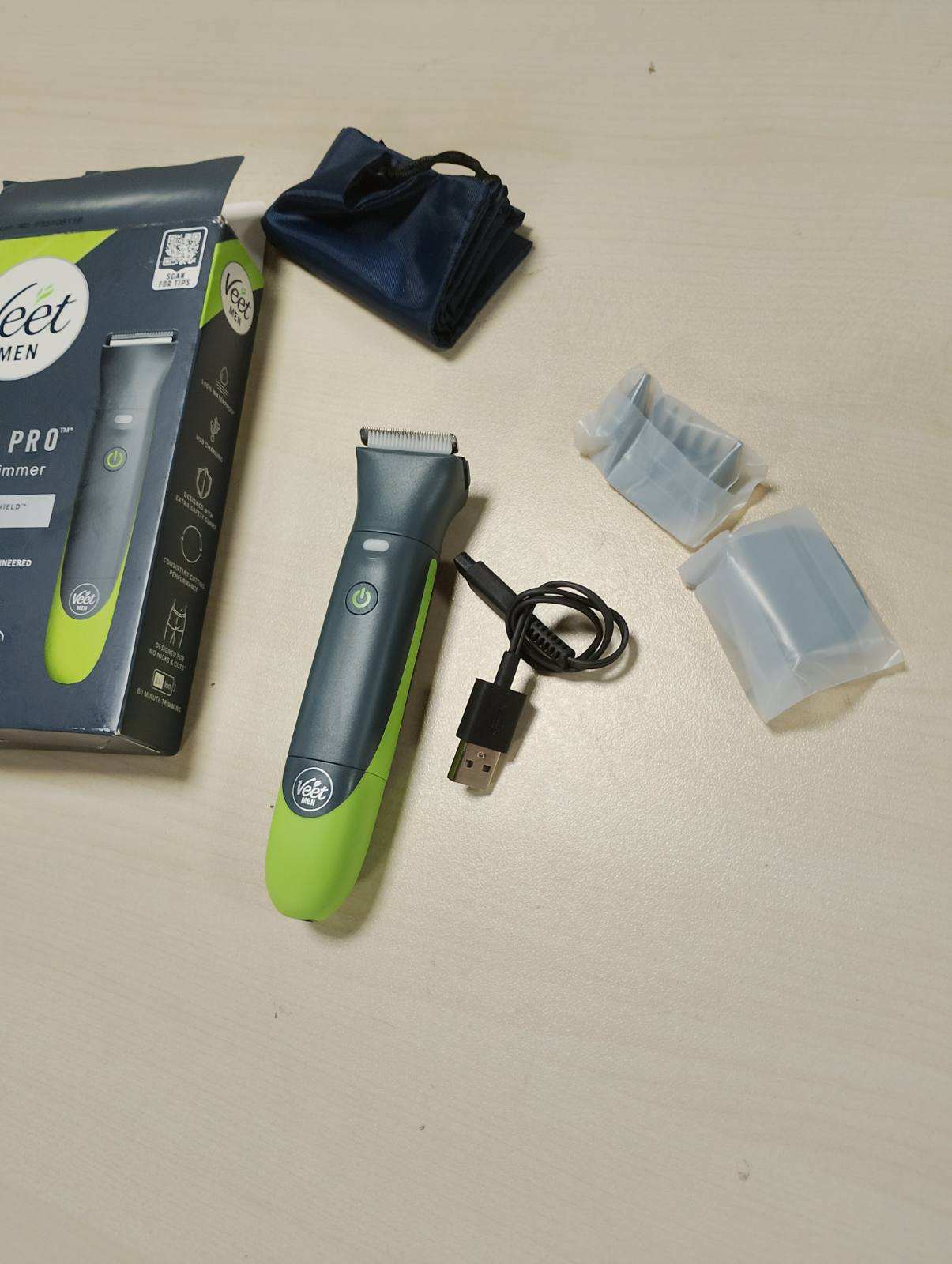 271297 - VEET Makinë prerëse intime TOTAL PRO, brisk elektrik për trupin dhe zonat intime, 1 kokë për zonën intime dhe trupin, 2 krehëra udhëzues, Shkurtim preciz, pa tel