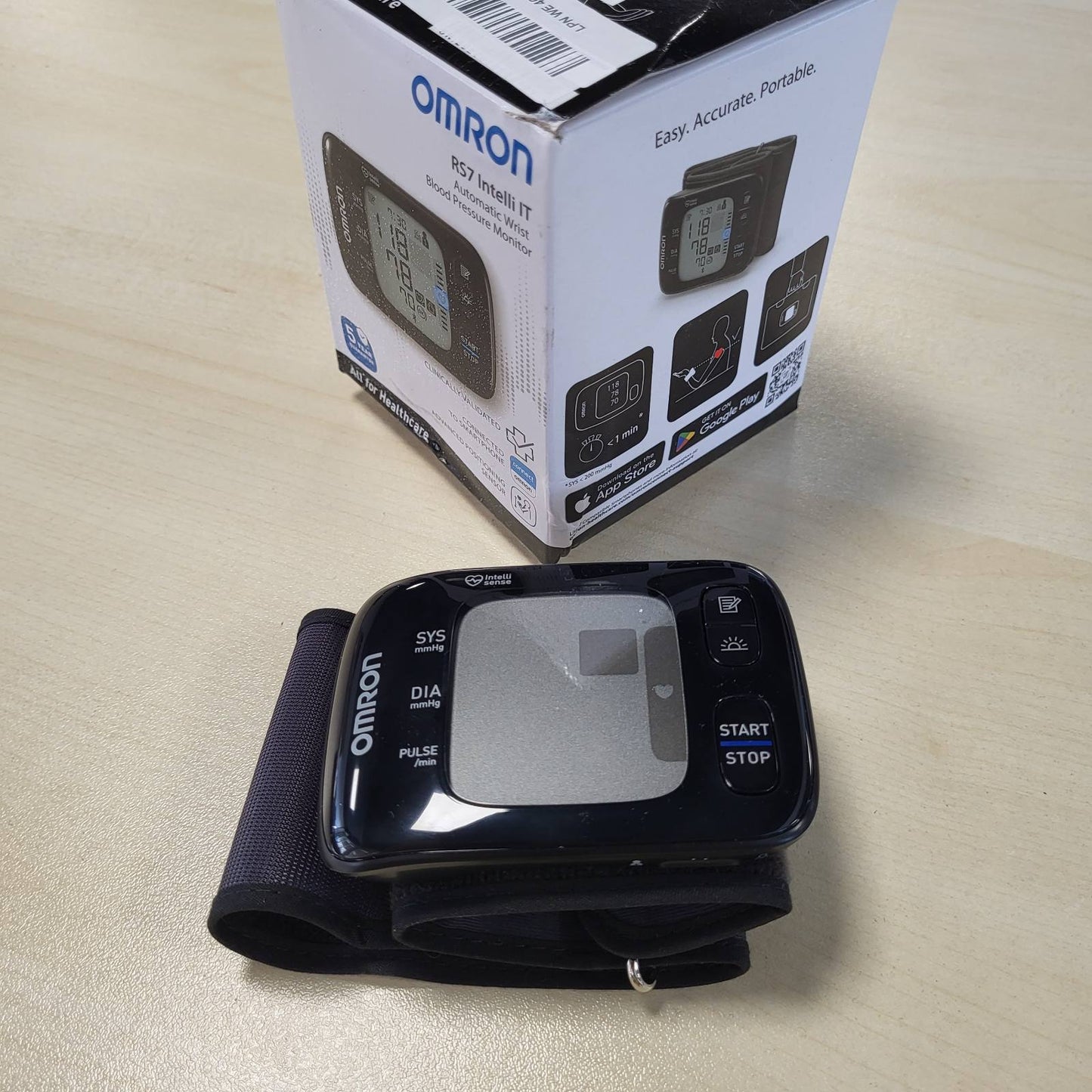 271121 - OMRON RS7 Intelli IT, monitor dixhital i tensionit të gjakut në kyçin e dorës, i pajtueshëm me Bluetooth, validuar klinikisht