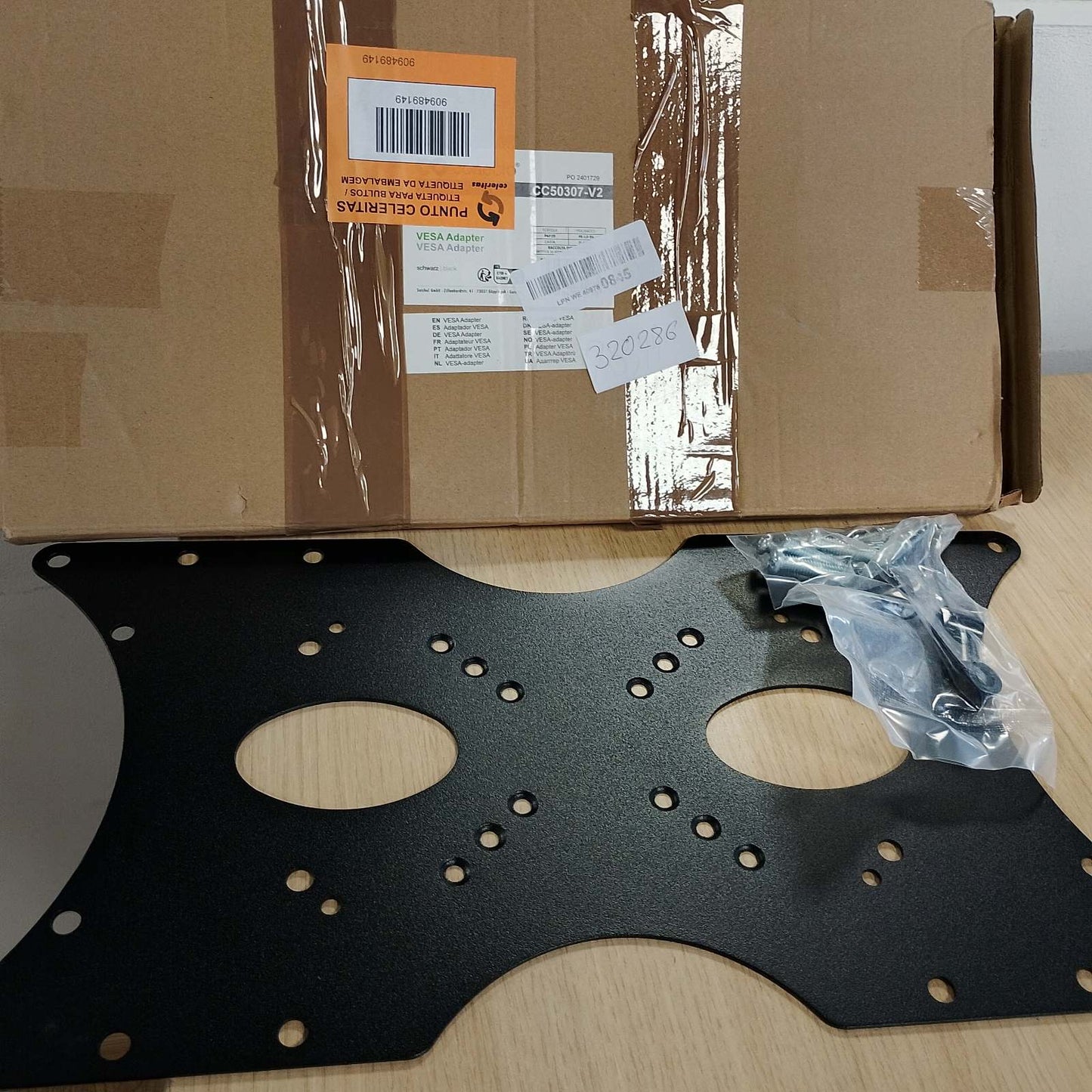 320286 - Adaptor VESA, pllakë adaptori, VESA 50x50 deri në 400x200, 1 copë, i zi