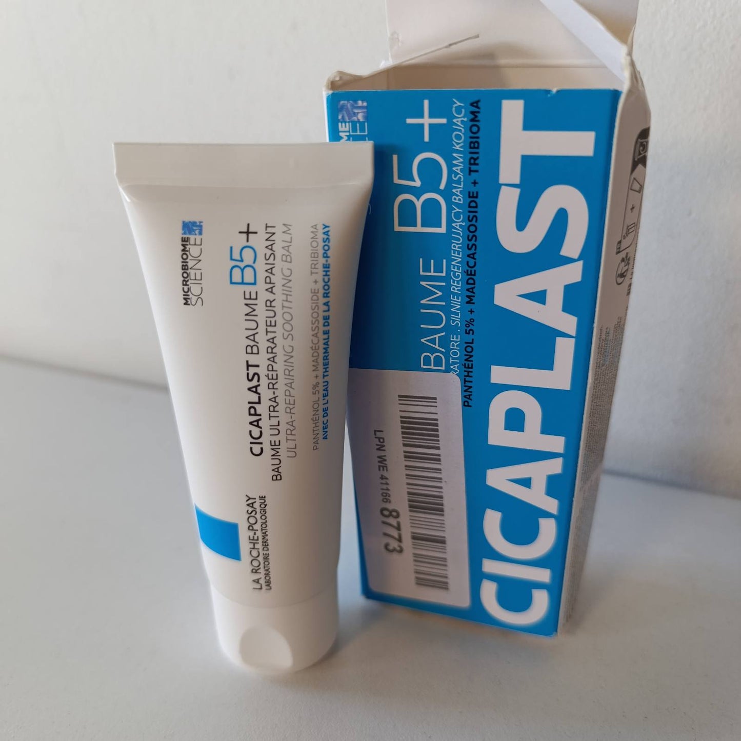 317375 - LA ROCHE-POSAY Cicaplast Baume B5+, Balsam Riparues për Fytyrën dhe Trupin, 40 ml, i përshtatshëm për lëkurë të thatë dhe të ndjeshme, veprim kundër skuqjes, efekt qetësues, formulë me Tribiomë, Pantenol, Madecassoside