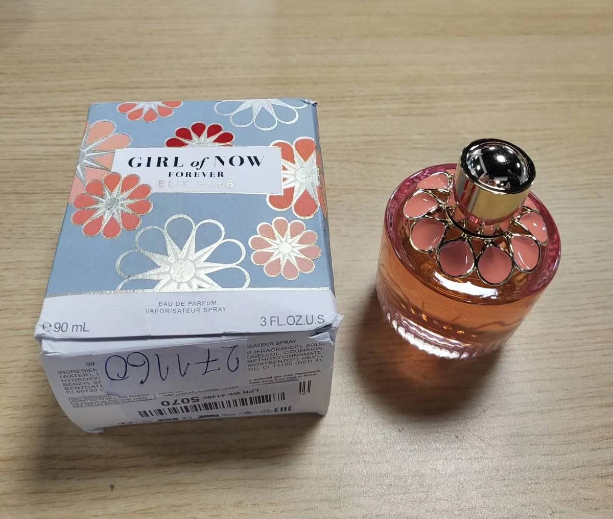 271160 - ELIE SAAB Girl of Now Forever 90 ml – Eau de Parfum për Femra – Aromë Frutore dhe Lulesh – Nota: Mjedre, Limoni, Trëndafili, Lule Ormondi, Paçuli – Shishe Qelqi Transparente