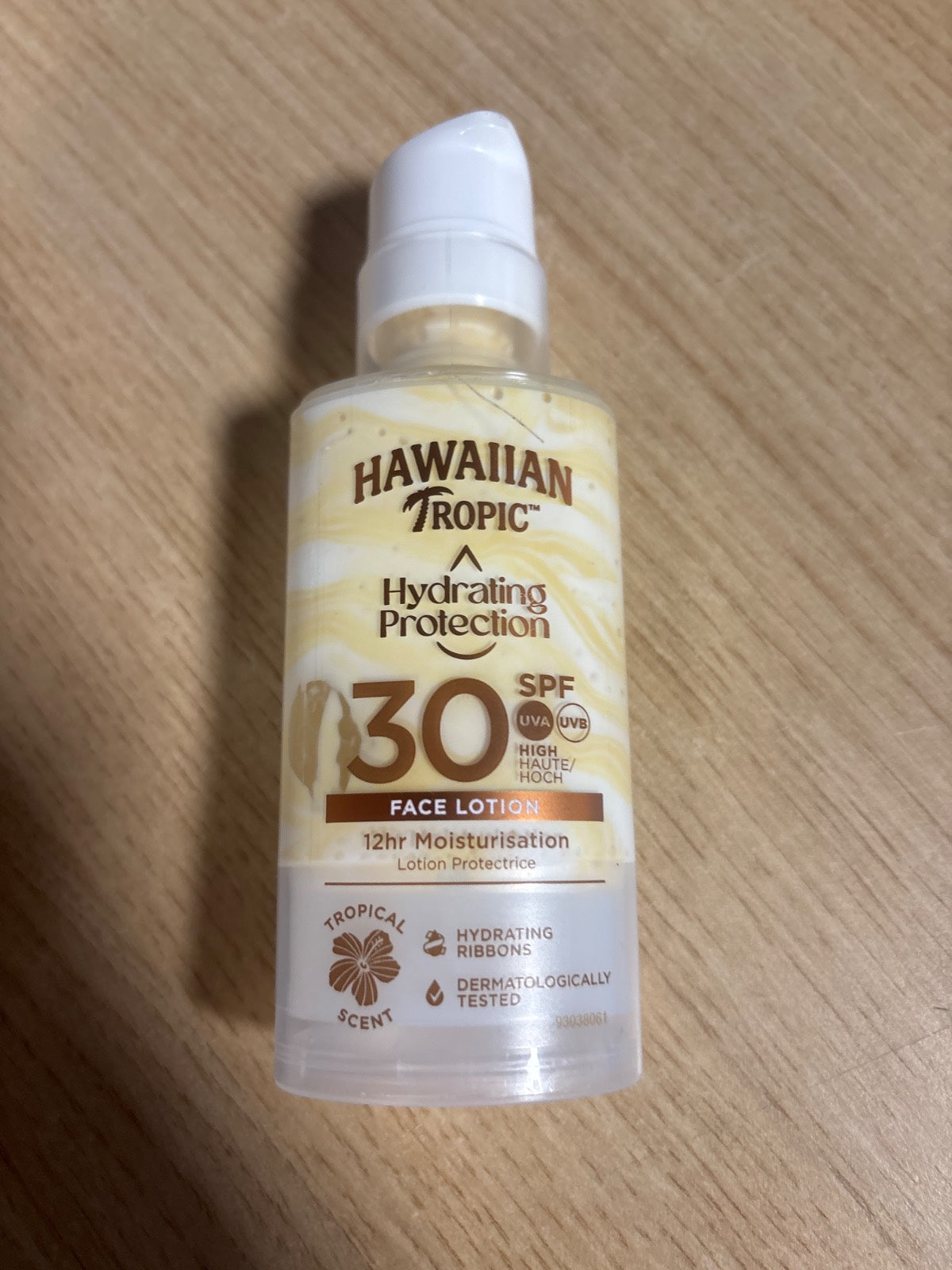 303779 - HAWAIIAN TROPIC Locion hidratues për mbrojtje nga dielli SPF 30, 50ml