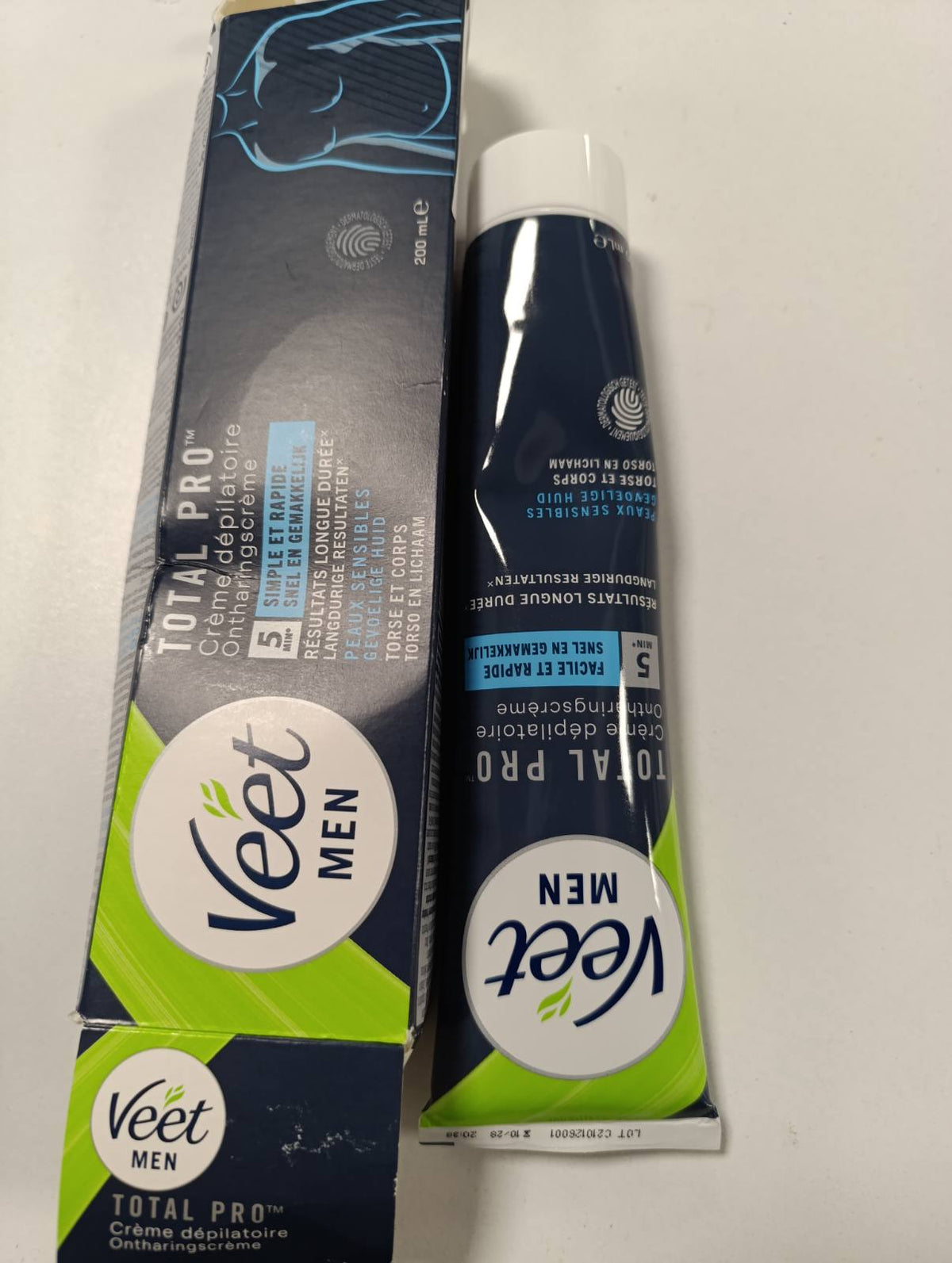 308404 - VEET MEN - Krem për heqjen e qimeve për meshkuj - Lëkurë e ndjeshme - 200 ml