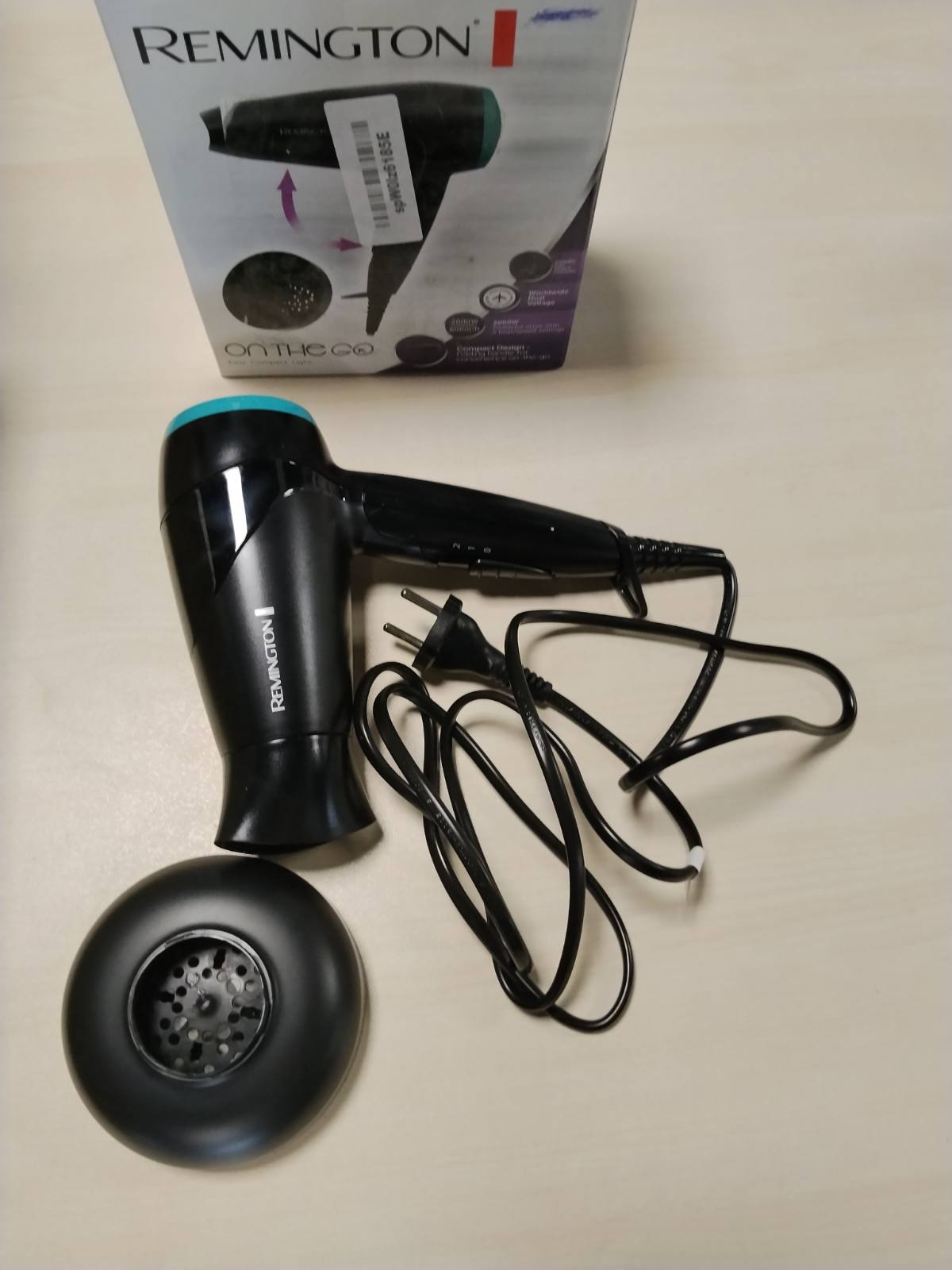 303376 - REMINGTON Tharëse flokësh 2000W, e palosshme, shkop stilimi dhe difuzor, 2 cilësime nxehtësie, model D1500
