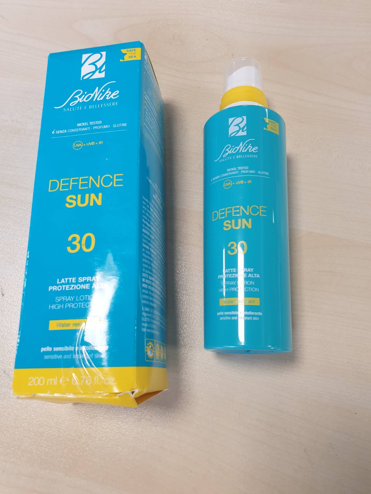 303340 - BIONIKE Defence Sun Sprej me qumësht kundër diellit 200 ml, për lëkurë të ndjeshme, veprim mbrojtës, rezistent ndaj ujit