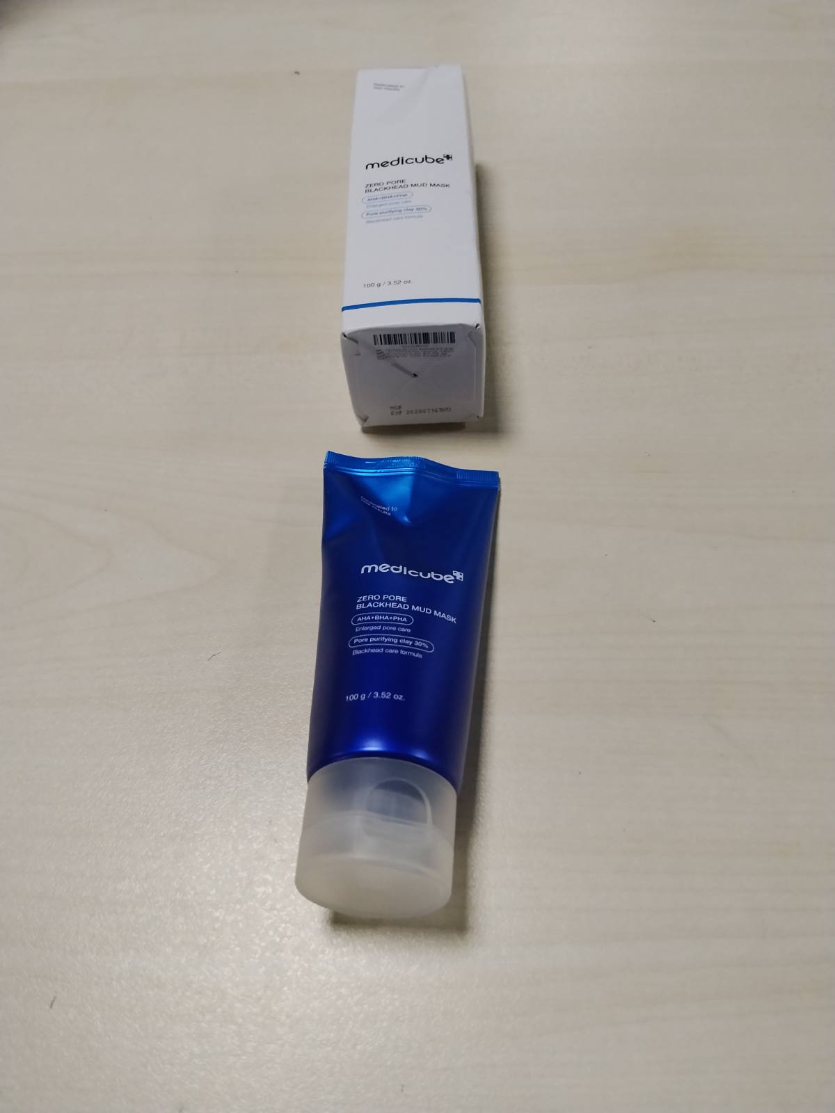 336954 - MEDICUBE MASKË FYTYRE ME BALTË PËR PIKA TË ZEZA, ZERO PORE