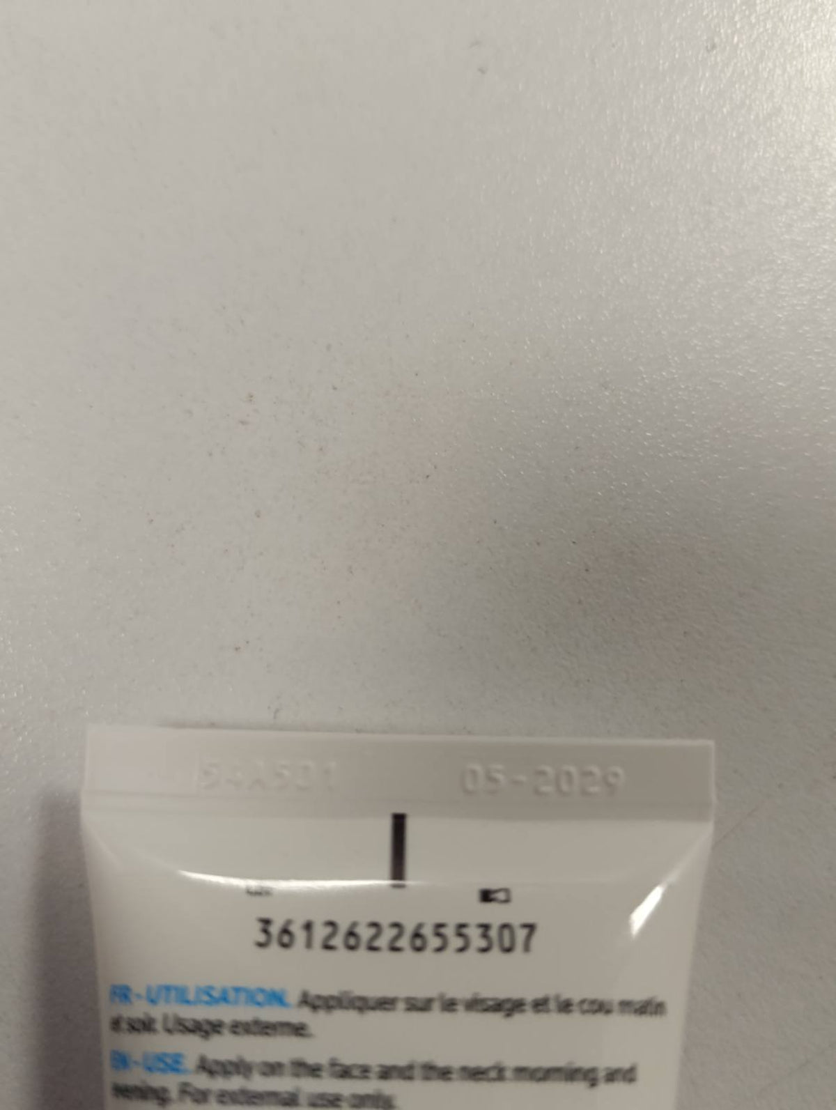 311768 - LA ROCHE-POSAY TOLERIANE SENSITIVE, Krem Hidratues për Fytyrën, 40 ml, I përshtatshëm për Lëkurë të Ndjeshme, Veprim Qetësues, Deri në 48 Orë Hidratim, Formulë me Glicerinë, Vitaminë B3, Ceramide, Ujë Termal Burimi