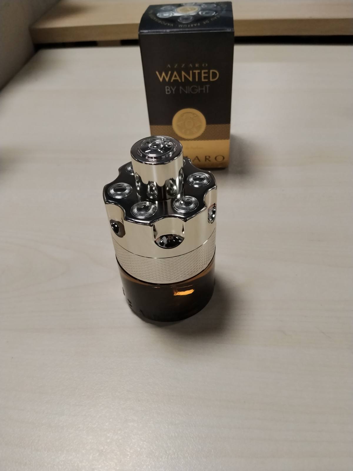 311110 - AZZARO WANTED BY NIGHT - Eau de Parfum për Burra, 100 ml, Aromë Druri dhe Amberi, Nota Druri dhe Mbështjellëse, Me Kanellë, Kedër dhe Duhan