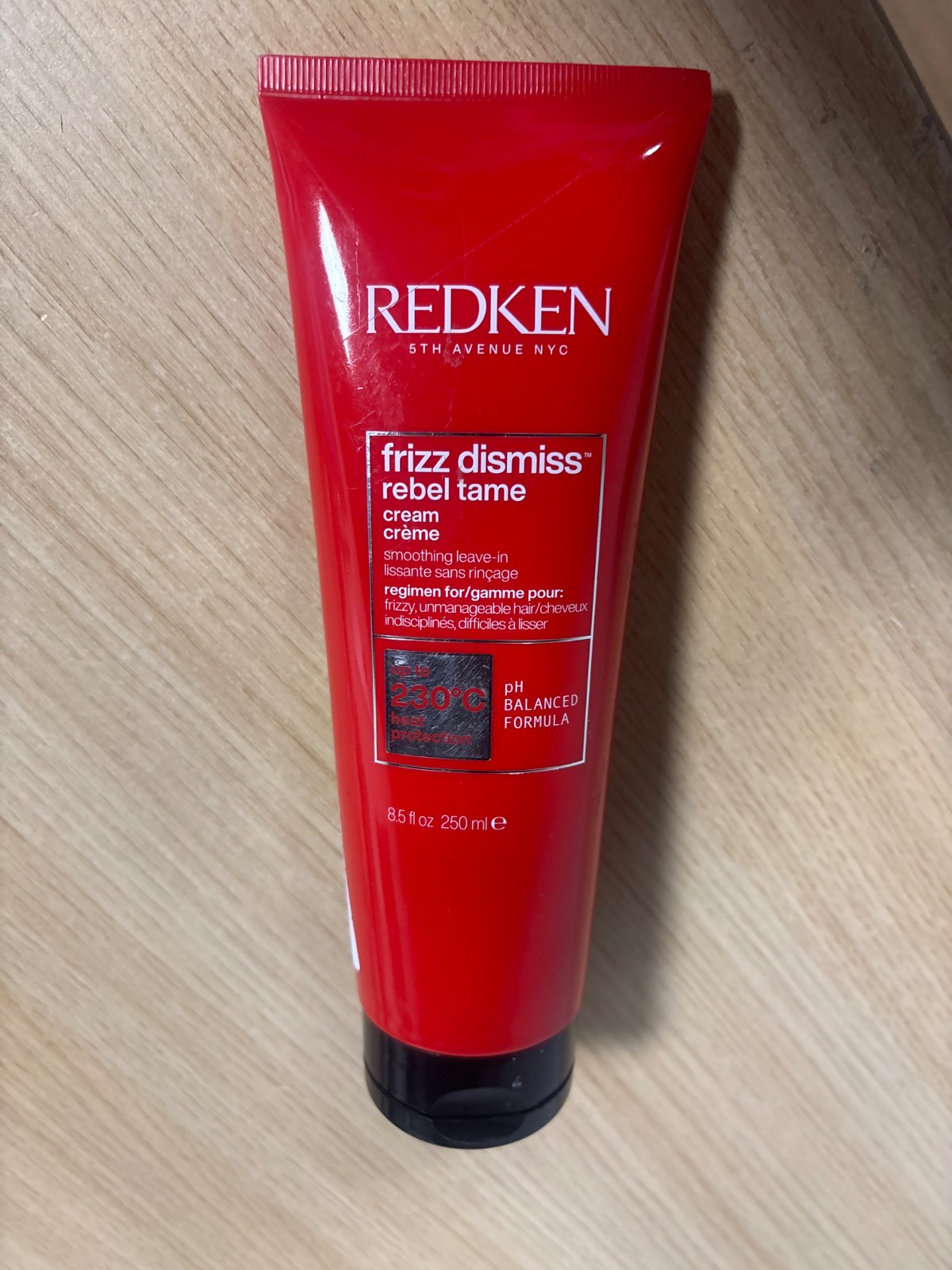 336277 - REDKEN Trajtim Profesional pa shpëlarje Frizz Dismiss Rebel Tame, 250 ml