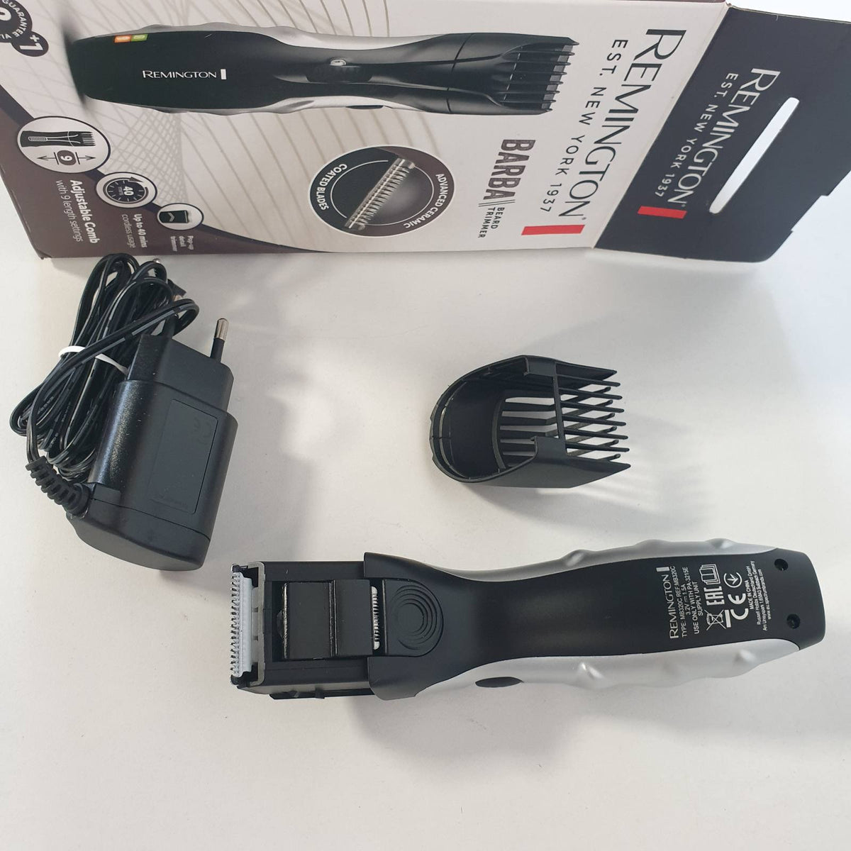 311331 - REMINGTON - Set prerësesh për mjekër për meshkuj, 9 cilësime gjatësie 1.5-18 mm, funksionim me rrjet/bateri, tregues LED, MB320C